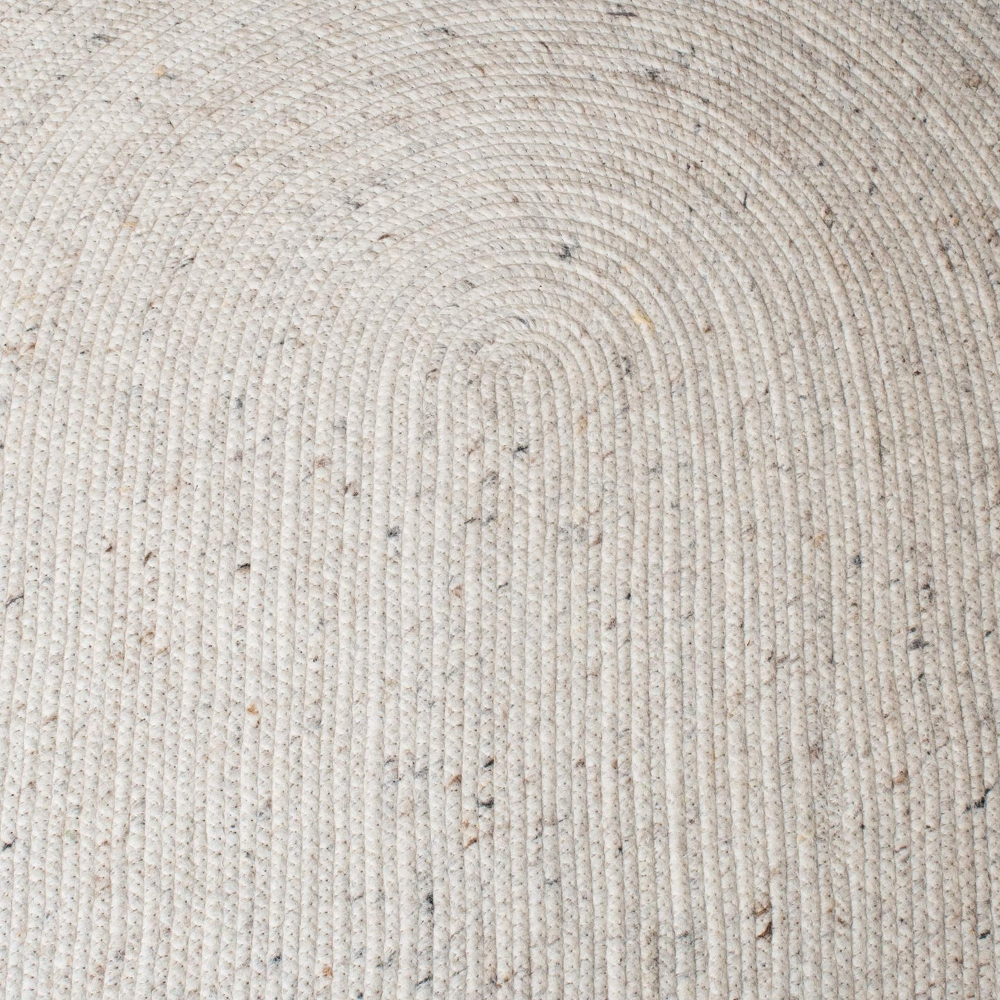 SAFAVIEH Braided Collection 6' x 9' Oval Beige/Ivory BRD903B Handmade Country Cottage Reversible Wool Entryway Foyer Living Room Bedroom Kitchen Area Rug