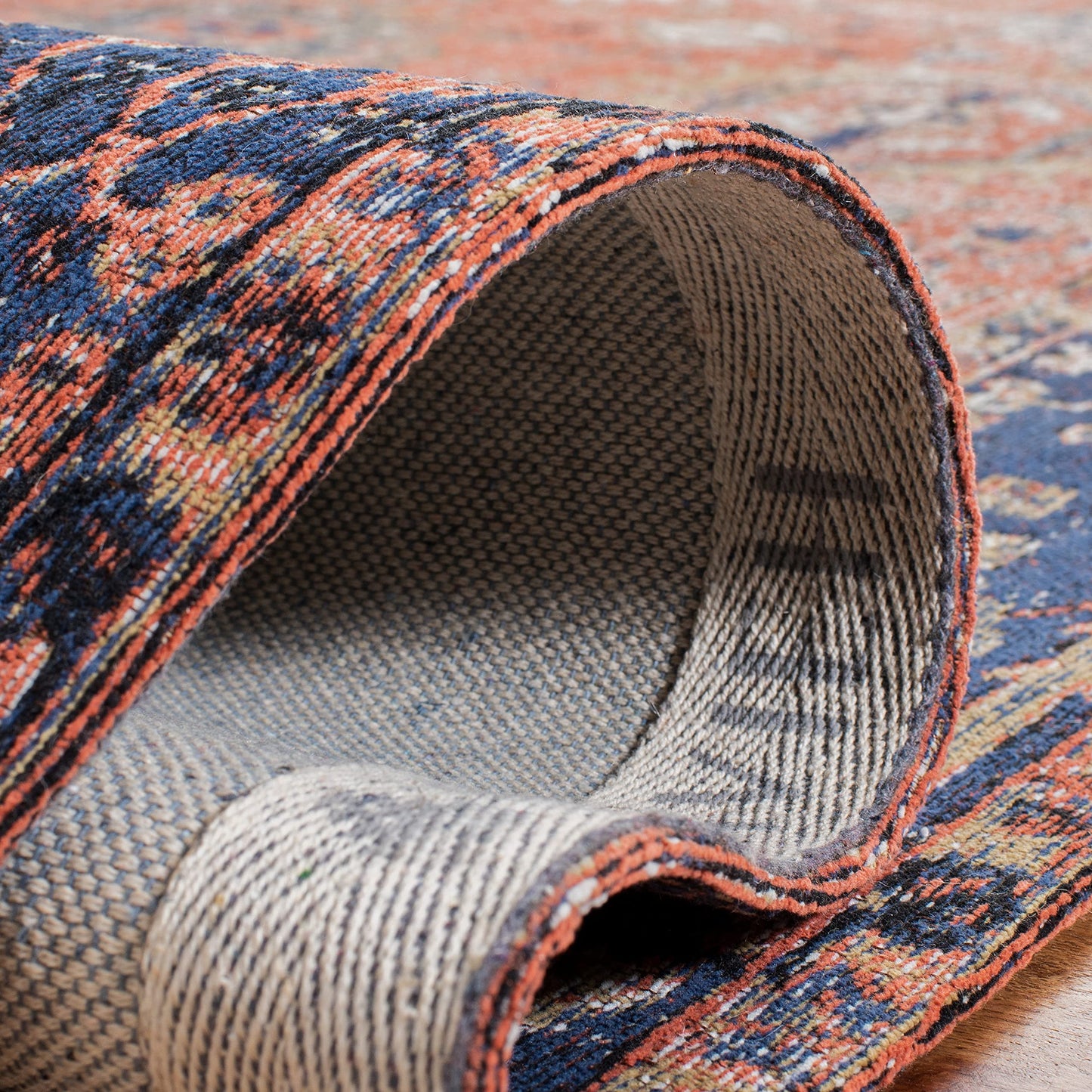 SAFAVIEH Classic Vintage Collection Accent Rug - 4' x 6', Rust & Navy, Oriental Distressed Cotton Design, Easy Care, Ideal for High Traffic Areas in Entryway, Living Room, Bedroom (CLV305P)