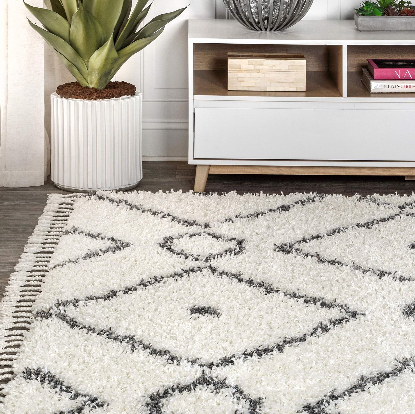 JONATHAN Y Mercer Shag Plush Tassel Diamond Cream/Gray Indoor Area Rug, 3x5, Moroccan, Bohemian, Geometric, Easy-Cleaning for Living Room, Bedroom, Kitchen, Non-Shedding (MCR105B-3)