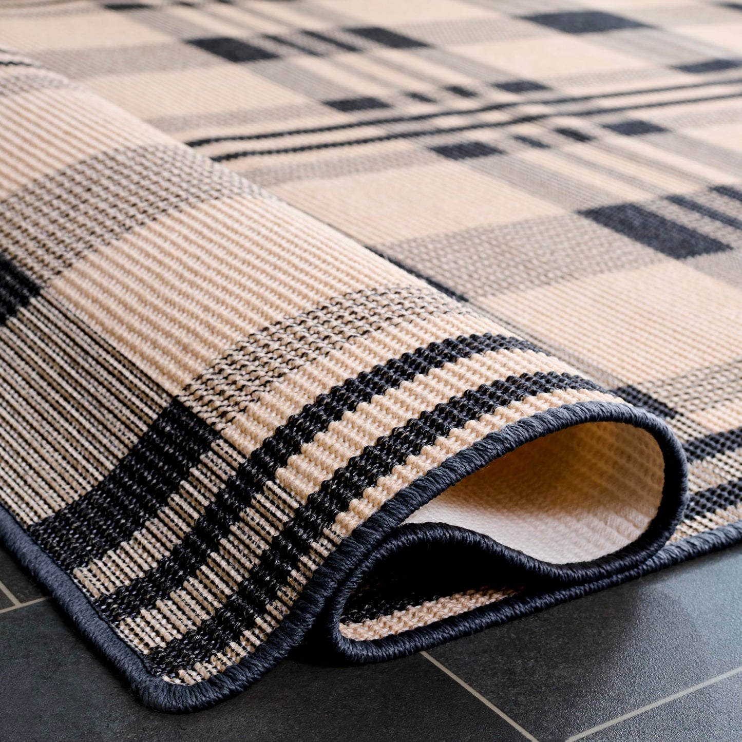 SAFAVIEH Natural Fiber Collection Area Rug - 2'6" x 8' Runner, Natural & Black, Sisal, Slip Resistant, Ideal for Living Room, Hallway, Foyer, Entryway, Bedroom (NF157Z)