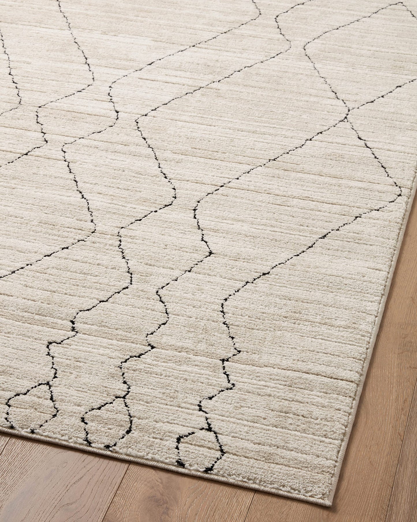 Loloi Darby Collection DAR-03 Sand/Charcoal 7'-10" x 10' Area Rug