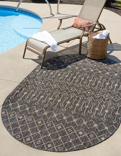 Unique Loom Outdoor Trellis Collection Area Rug - Tribal Trellis (5' 3" x 8' Oval, Charcoal Gray/ Natural)