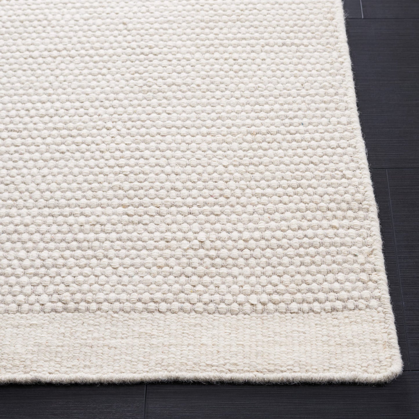 SAFAVIEH Vermont Collection Area Rug - 7' Square, Ivory, Handmade Wool, Ideal for High Traffic Areas in Living Room, Bedroom, Dining (VRM807A-7SQ)