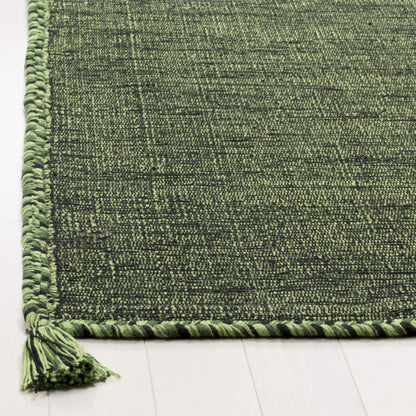 SAFAVIEH Montauk Collection Area Rug - 6' x 9', Green & Black, Handmade Flat Weave Cotton Corner Tassel, Ideal for High Traffic Areas in Living Room, Bedroom (MTK150Y)