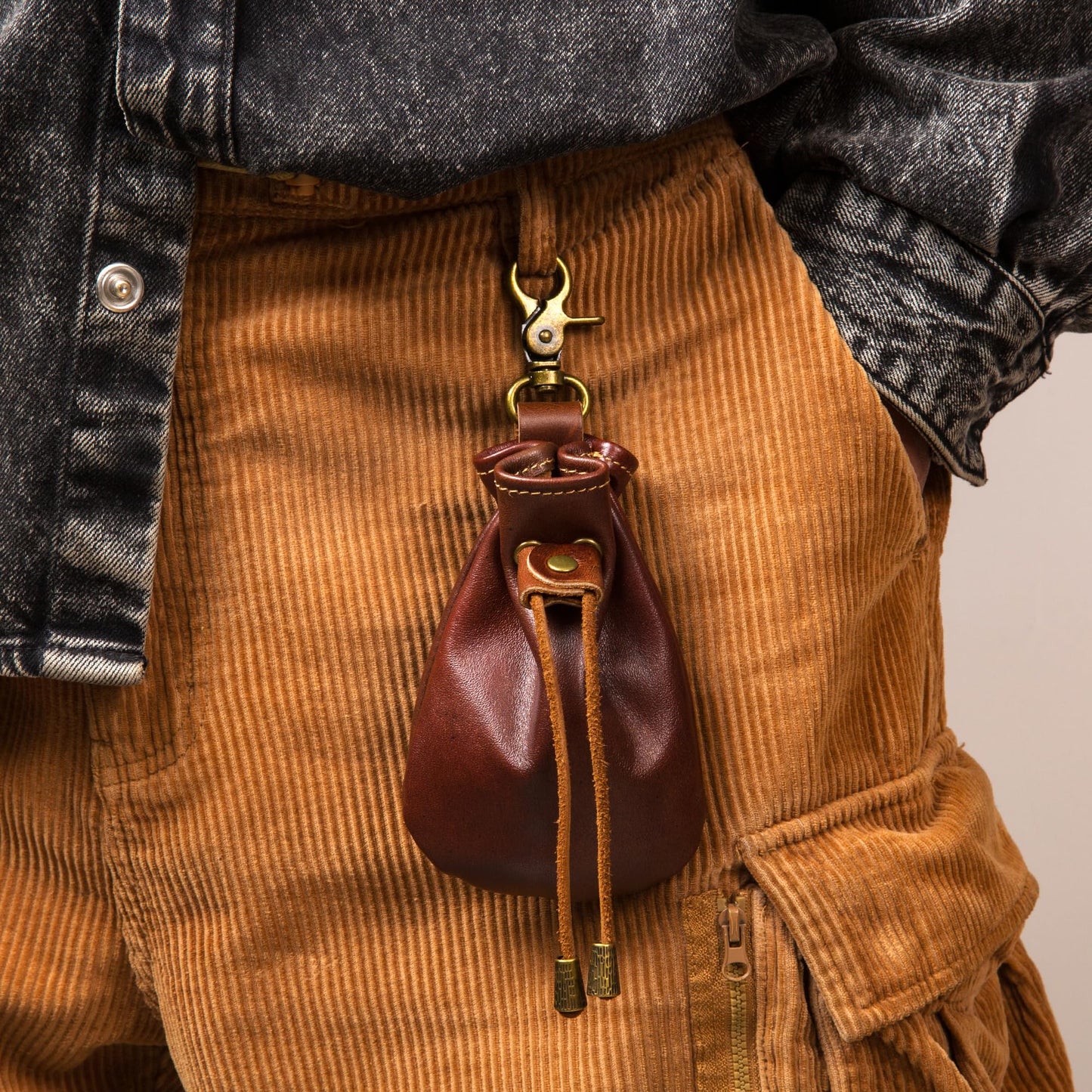 CHULEAG Vintage Medieval Drawstring Belt Pouch, FULL-GRAIN Leather, handmade, portable coin&dice purse with keychain. (small)