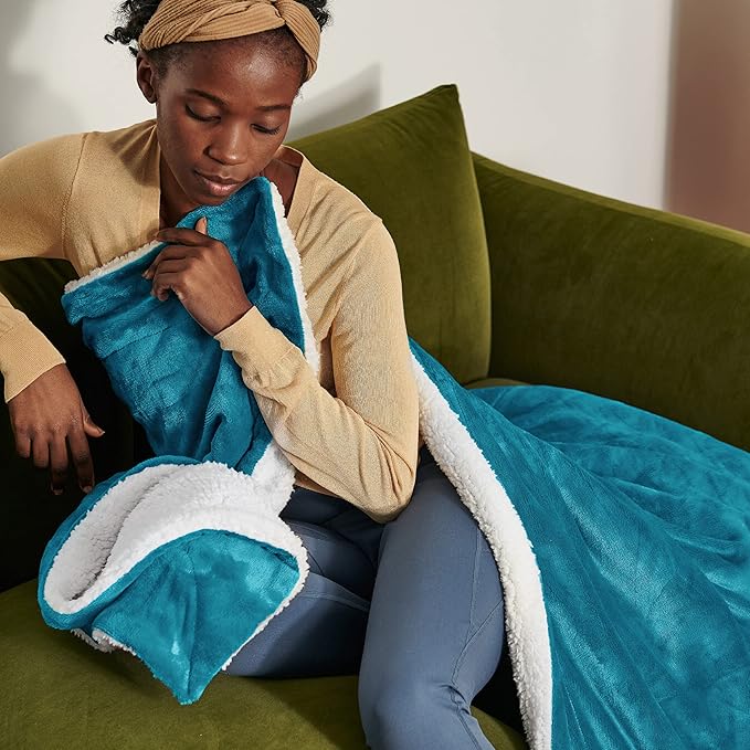 Bedsure GentleSoft Sherpa Fleece Blankets King Size for Bed - Thick and Warm, Soft Fuzzy Plush King Blanket for Winter, Teal, 108x90 Inches