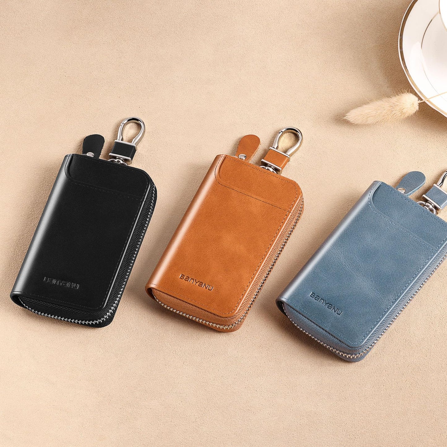 Teisson Car Key Case for Men and Women, Black Genuine Leather Card Holder Wallet Keys Pouch Organizer Bag with 6 Keychain Hooks, 3 Cards Slot (Black w/keychain)