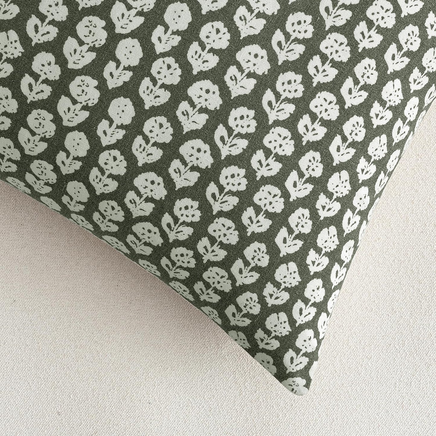 MIULEE Winter Block Print Pillow Covers 18x18 Inch Set of 2, Christmas Vintage Floral Throw Pillow Cases Neutral Linen Farmhouse Cushion Covers for Couch Sofa Bed Chair Living Room, Army Green