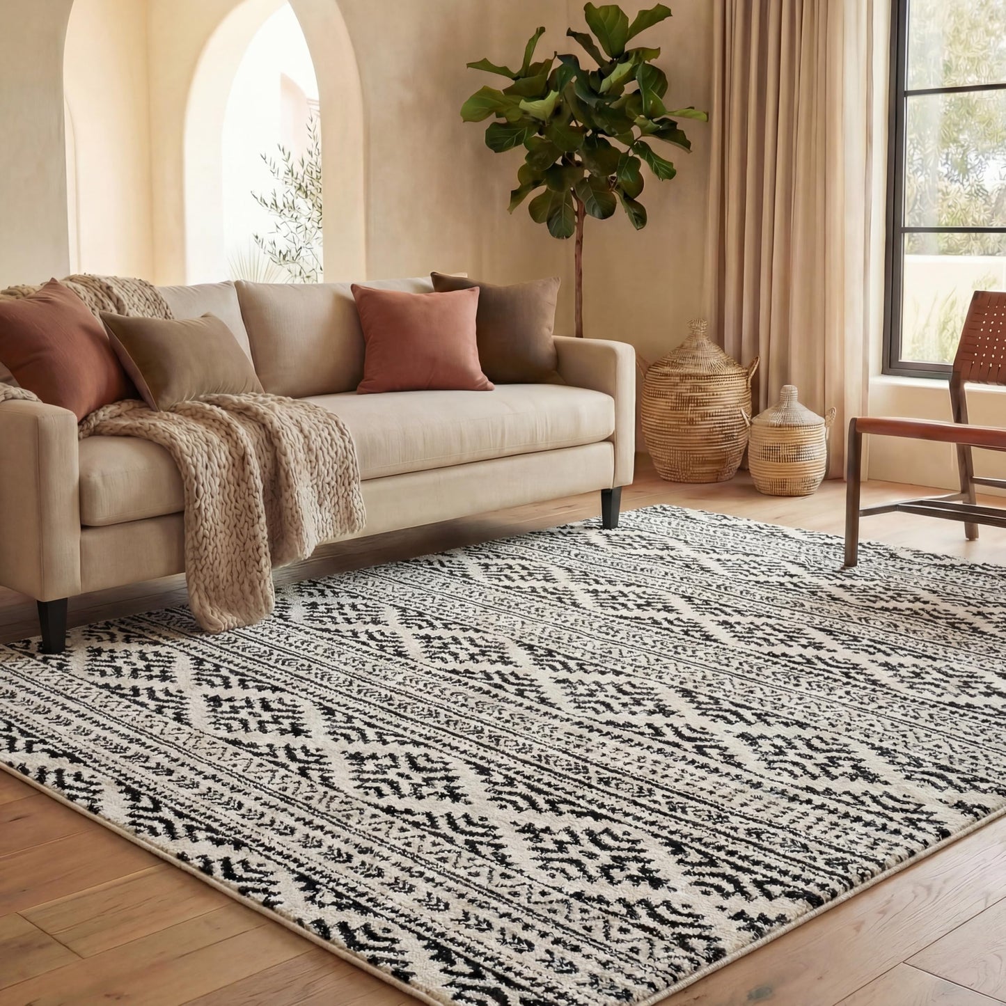 SAFAVIEH Area Rug 8x10 - Tulum Collection - Large - Ivory & Black, Moroccan Boho Tribal Design, Non-Shedding & Easy to Clean, Ideal for Living Room, Bedroom, Dining Space (TUL272B)