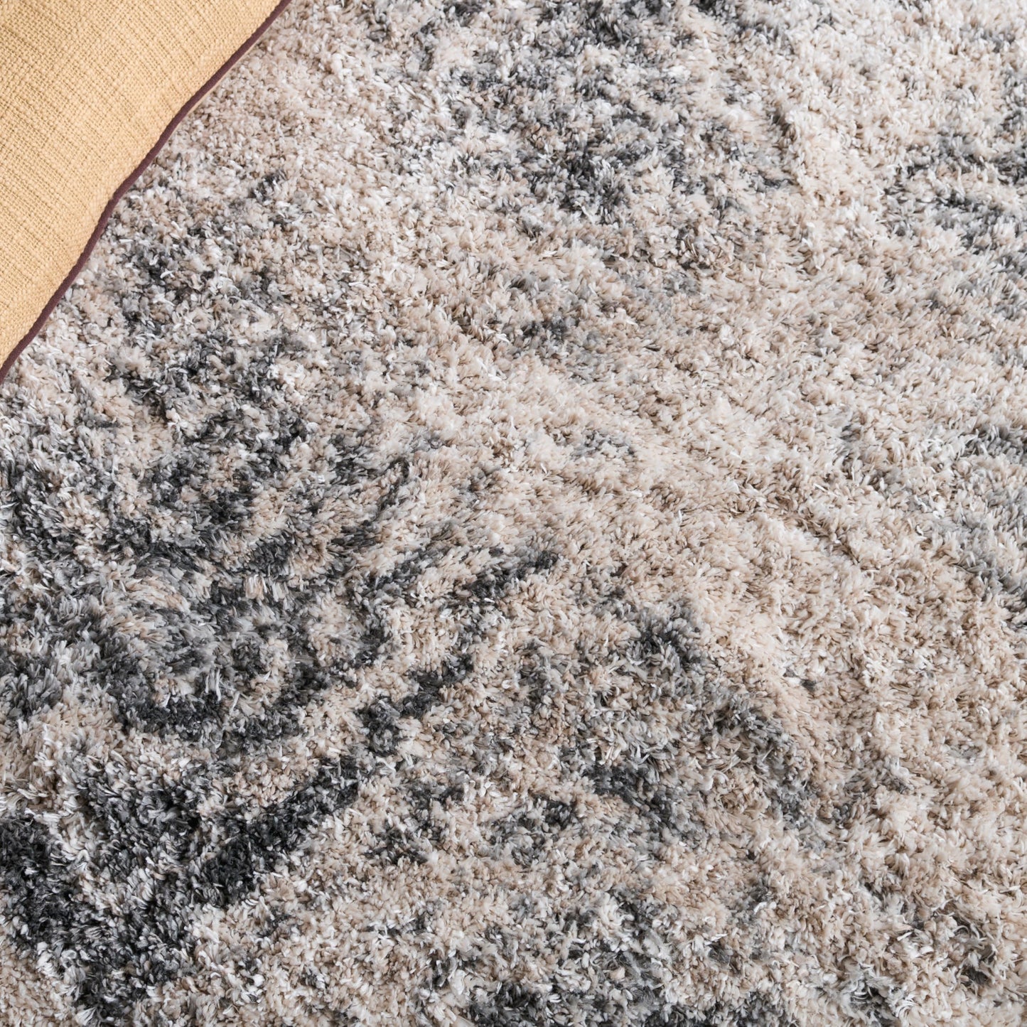 SAFAVIEH Iceland Shag Collection Area Rug - 9' x 12', Cream & Grey, Modern Design, Non-Shedding & Easy Care, 2.5-inch Thick Ideal for High Traffic Areas in Living Room, Bedroom (ISG514A)