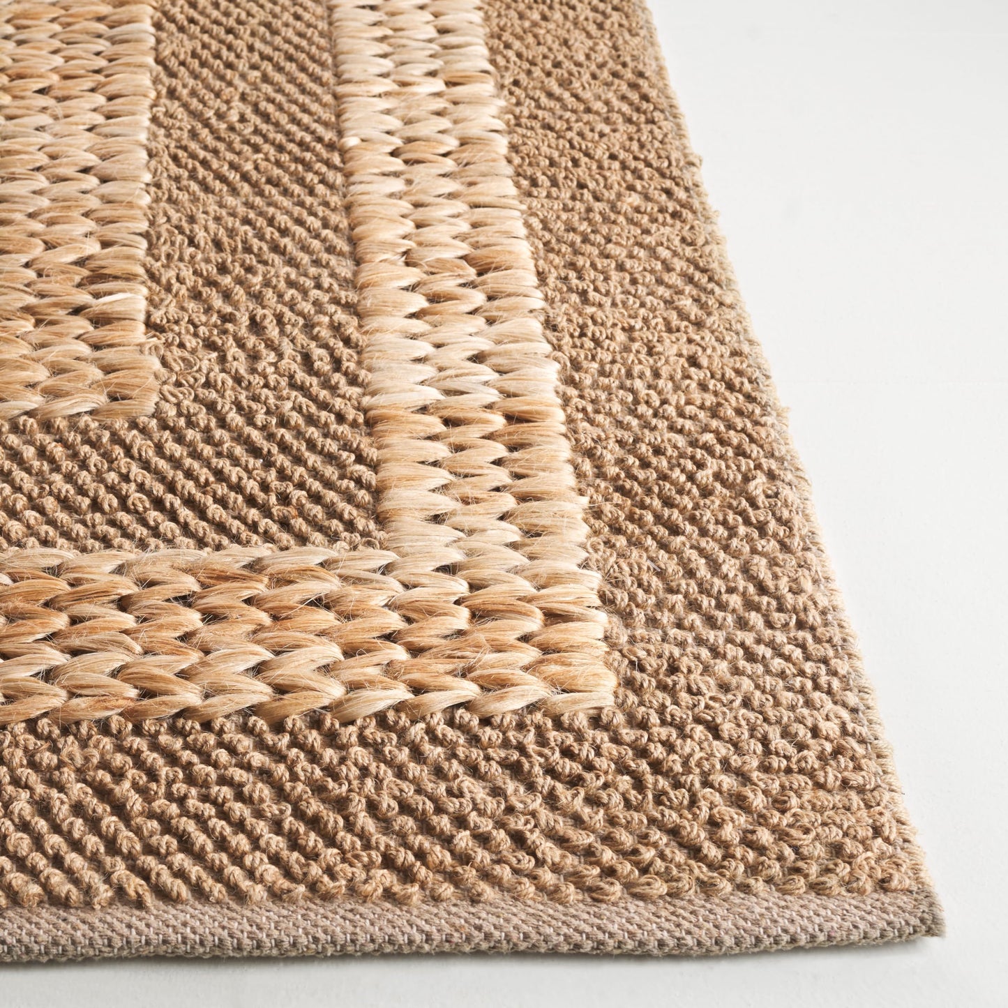 SAFAVIEH Natural Fiber Collection Area Rug - 4' x 6', Natural, Rustic Farmhouse Boho Style, Handmade Jute & Cotton, Ideal for The Living Room, Bedroom, Dining Room (NFB378A-4)