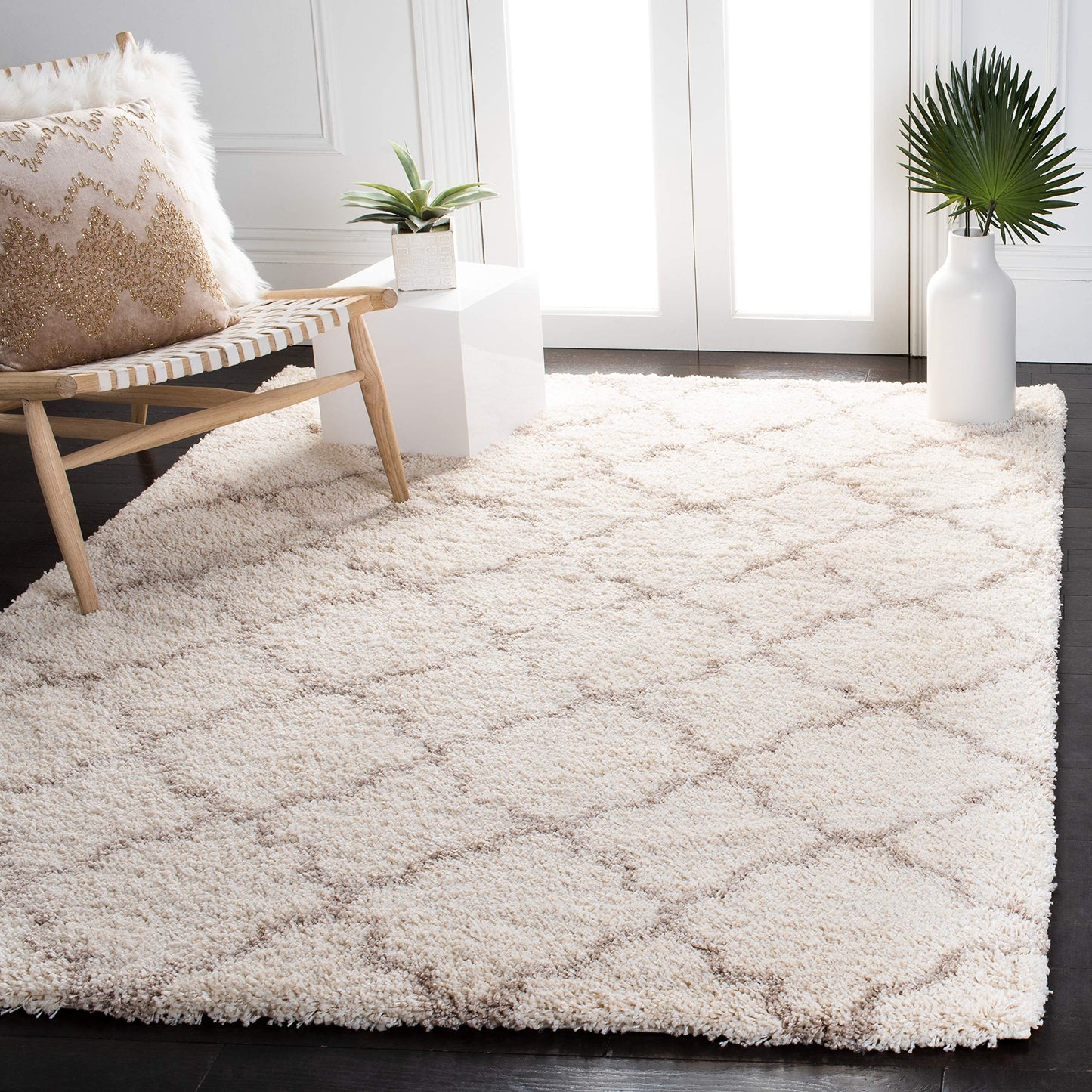 SAFAVIEH Hudson Shag Collection Area Rug - 5'3" x 7'6", Ivory & Beige, Moroccan Trellis Design, Non-Shedding & Easy Care, 2-inch Thick Ideal for High Traffic Areas in Living Room, Bedroom (SGH282E)