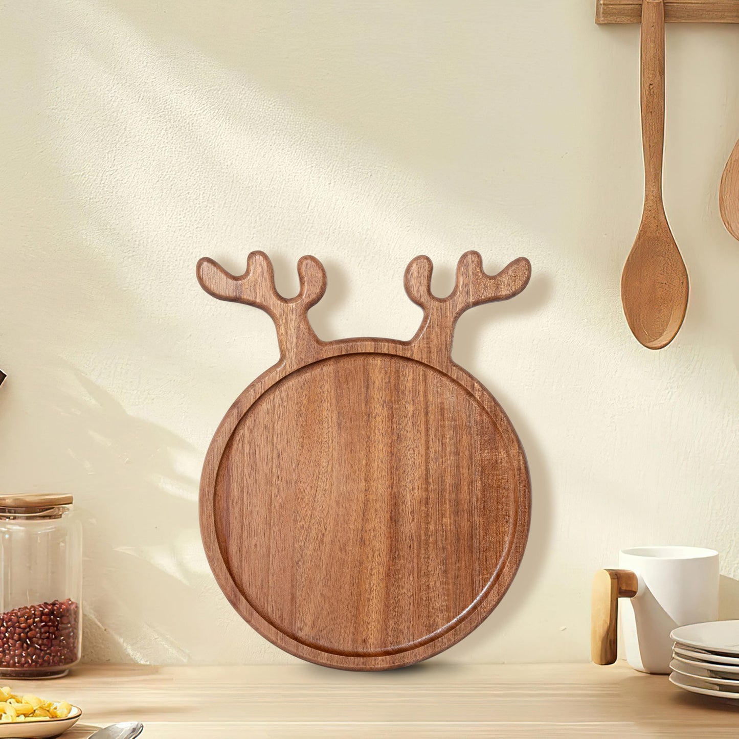 AUNECY Christmas Elegant Reindeer-Shaped Acacia Wood Serving Platter, Decorative Charcuterie Board for Fruits, Snacks, and Cheese, Festive Holiday Kitchen Decor and Ideal Gift for Home Entertaining