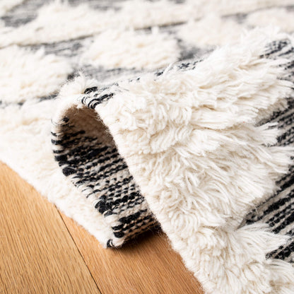 SAFAVIEH Kenya Collection Area Rug - 6' x 9', Ivory & Brown, Handmade Moroccan Boho Tribal Wool, Ideal for High Traffic Areas in Living Room, Bedroom (KNY458A)