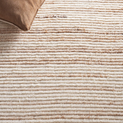 SAFAVIEH Casablanca Collection Area Rug - 9' x 12', Beige & Ivory, Geometric Design, Handmade Wool, Ideal for The Living Room, Bedroom, Dining Room (CSB793B-9)