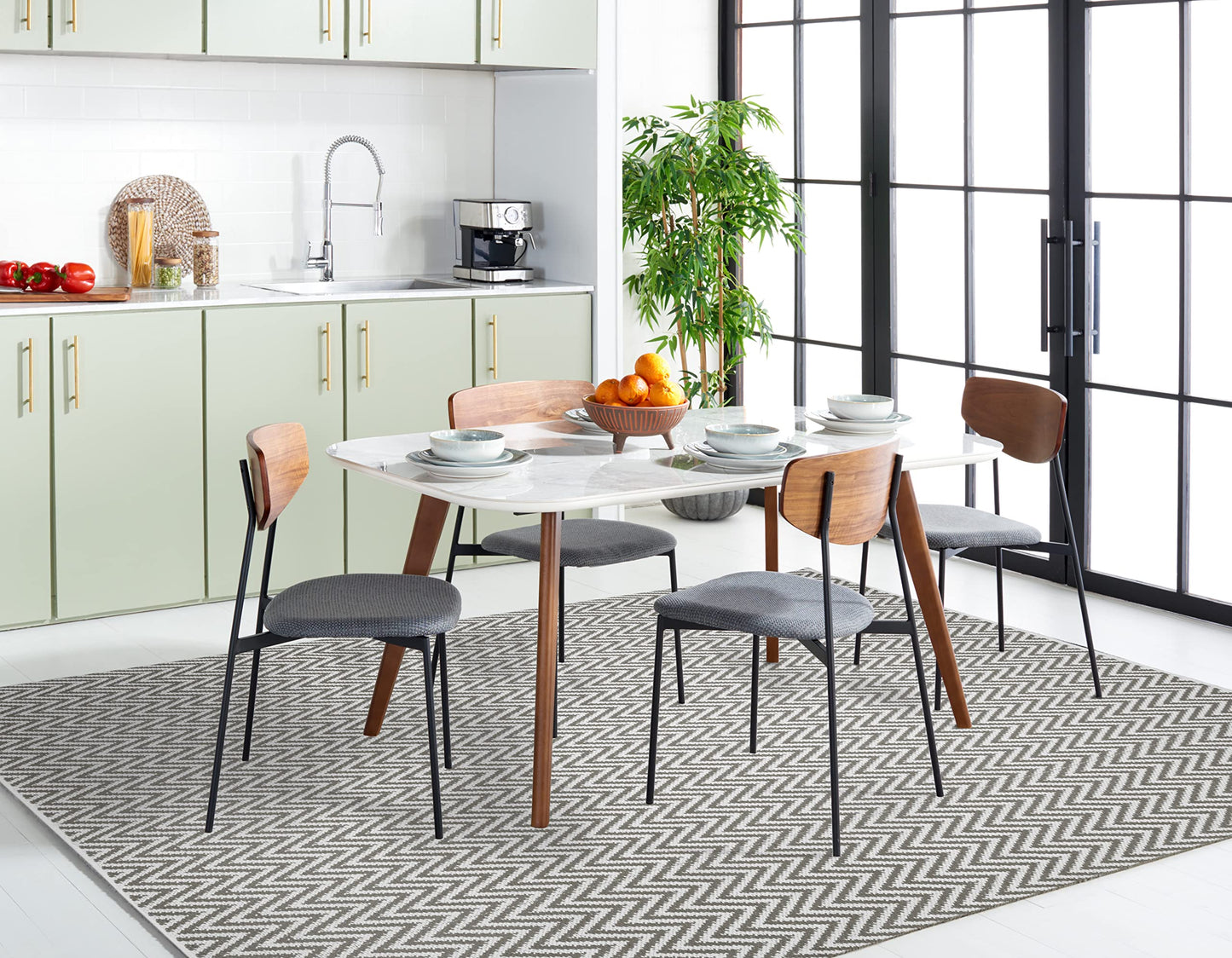 SAFAVIEH Montauk Collection Area Rug - 5' x 7', Grey & Ivory, Handmade Chevron Cotton, Ideal for High Traffic Areas in Living Room, Bedroom (MTK812A)