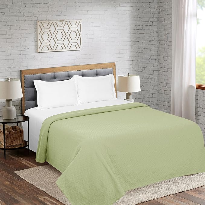BELIZZI HOME 100% Cotton Bed Blanket, Breathable Thermal Blanket King Size, Soft Chevron 90inchx102inch, Perfect for Layering Any All Season, Sage Green, (90inchx102inch)
