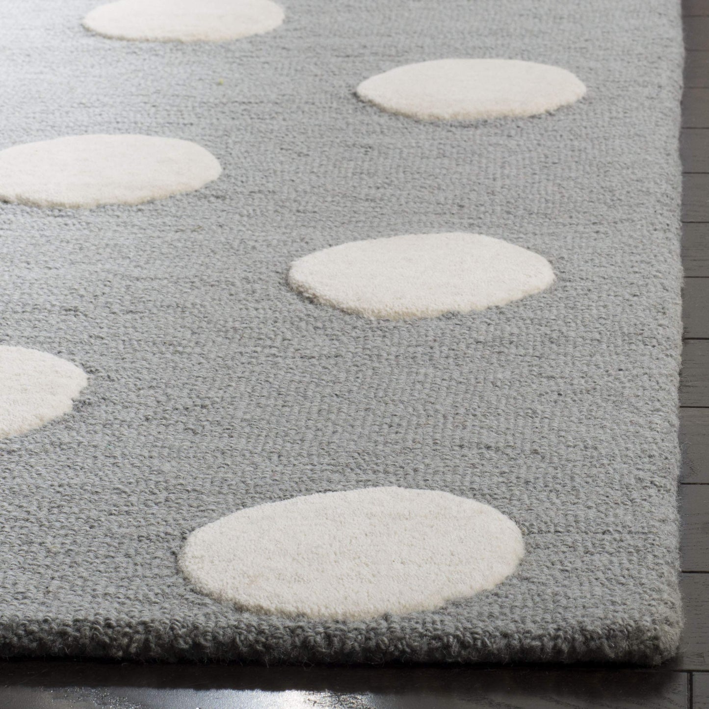SAFAVIEH Kids Collection Area Rug - 5' x 7', Grey & Ivory, Handmade Polka Dot Wool, Ideal for High Traffic Areas in Living Room, Bedroom (SFK904C)