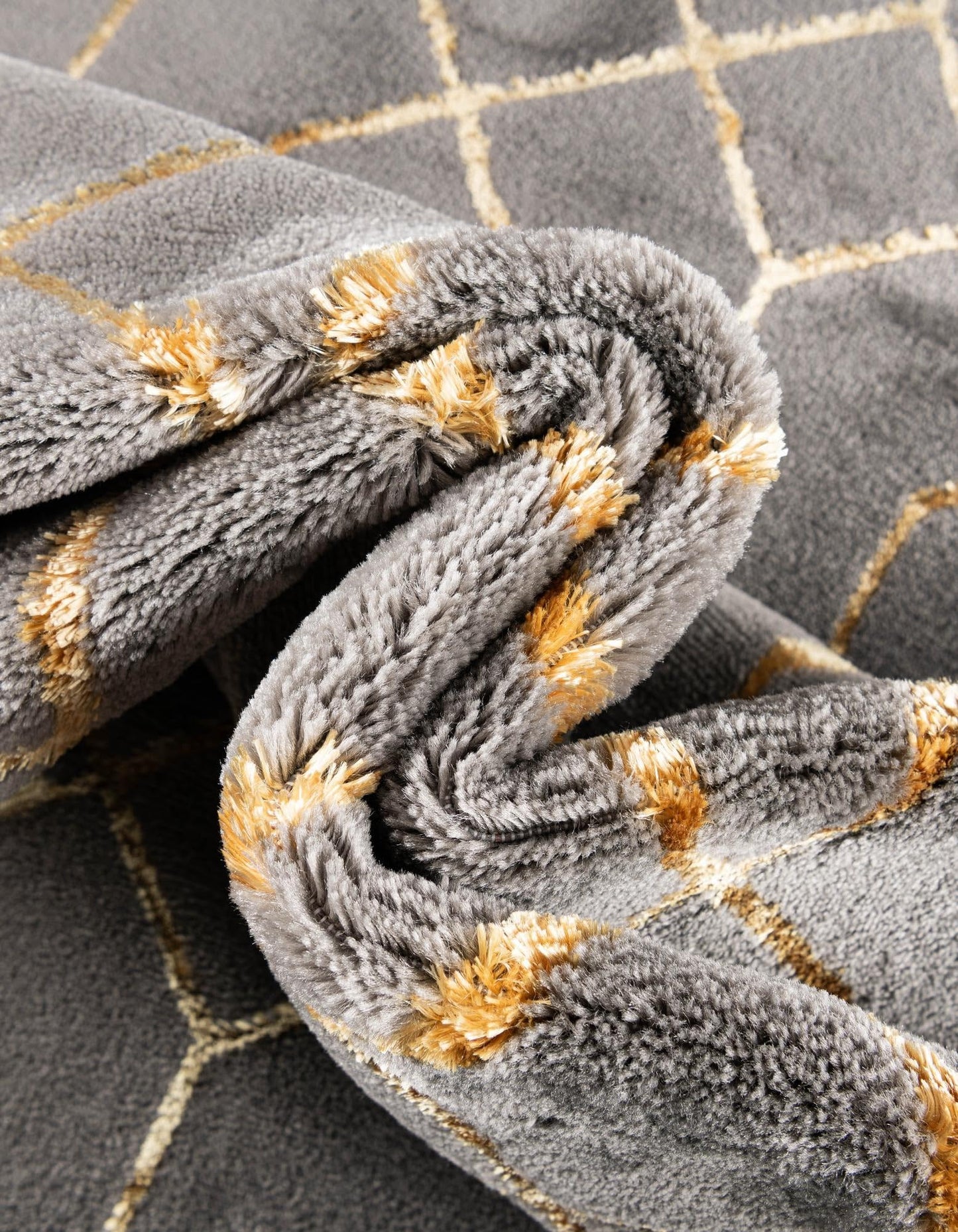 Rugs.com Glam Collection Rug – 5x8 Gray Gold Medium-Pile Rug Perfect for Bedrooms, Dining Rooms, Living Rooms