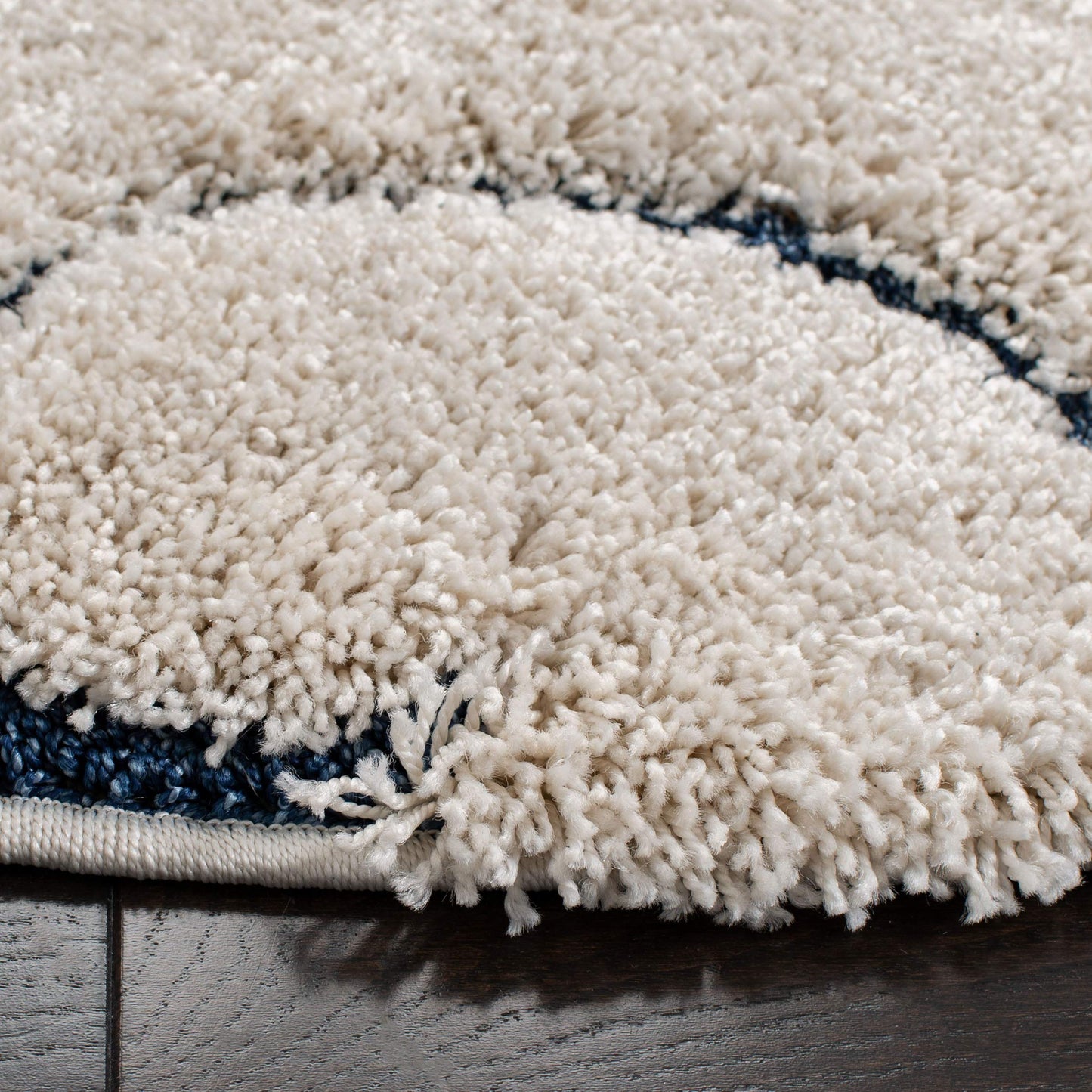 SAFAVIEH Florida Shag Collection Area Rug - 5'3" x 7'6", Cream & Blue, Scroll Design, Non-Shedding & Easy to Clean, High-Low Plush Pile, Ideal for Living Room, Bedroom, Dining Space (SG455-1165)