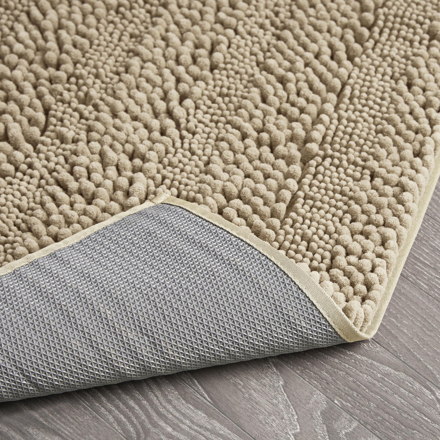 Laura Ashley – Astor Chenille Bath Mat | 100% Polyester | Premium Bathroom Décor | Machine Washable | TPR Backing | Measures 27” x 45” | Linen