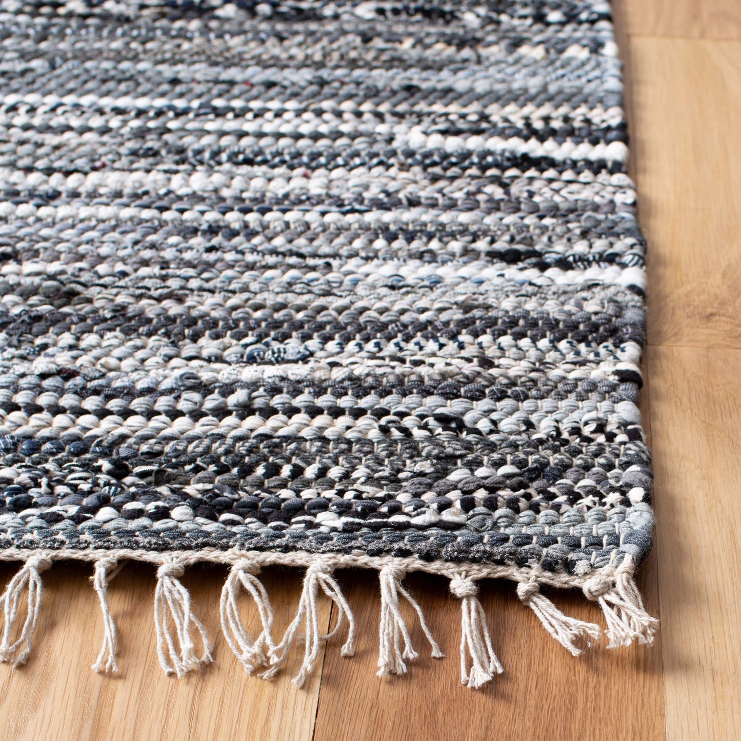 SAFAVIEH Rag Rug Collection Area Rug - 6' x 9', Grey, Handmade Boho Stripe Cotton, Ideal for High Traffic Areas in Living Room, Bedroom (RAR128A)