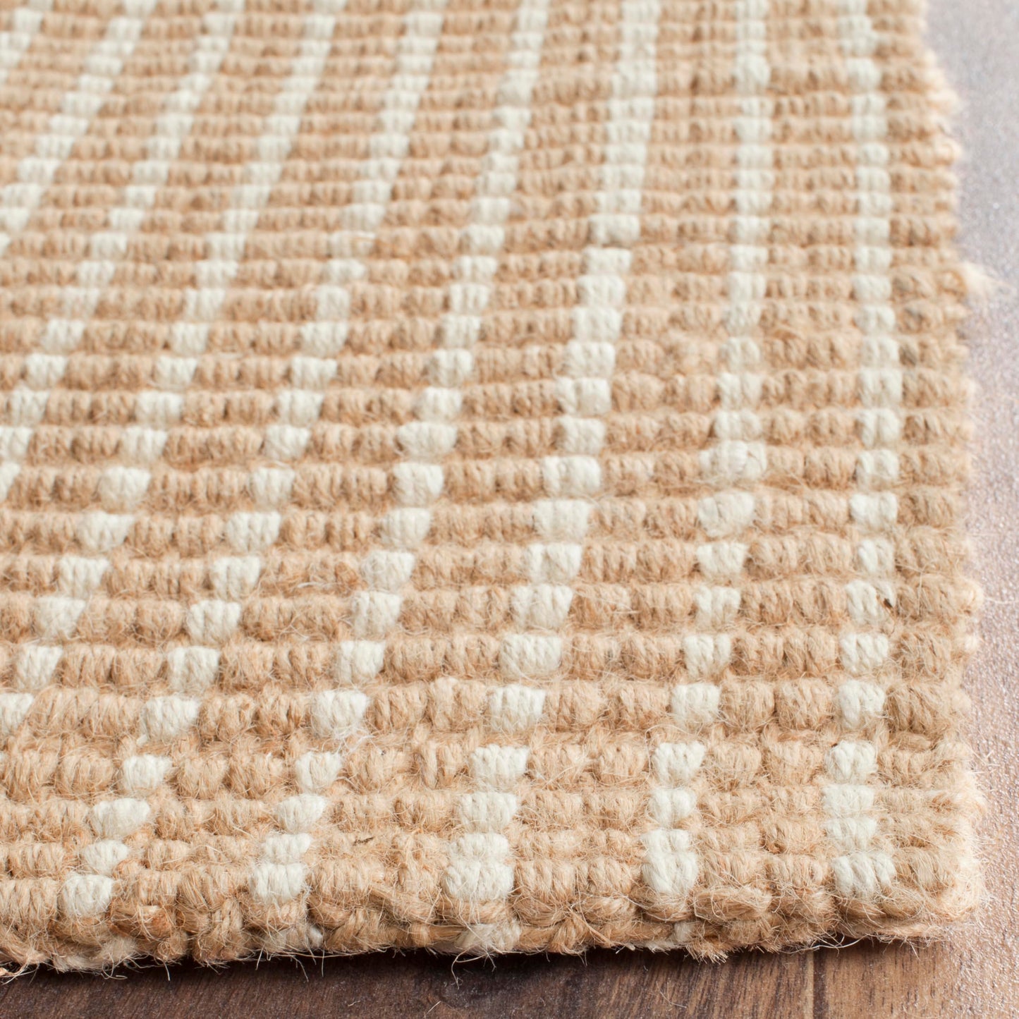 SAFAVIEH Natural Fiber Collection Area Rug - 8' Square, Ivory & Beige, Handmade Jute, Ideal for High Traffic Areas in Living Room, Bedroom (NF449A)