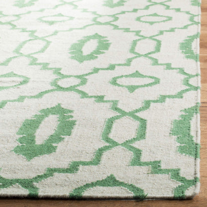 SAFAVIEH Dhurries Collection Area Rug - 8' Square, Ivory & Green, Handmade Flat Weave Wool, Ideal for High Traffic Areas in Living Room, Bedroom (DHU205B)