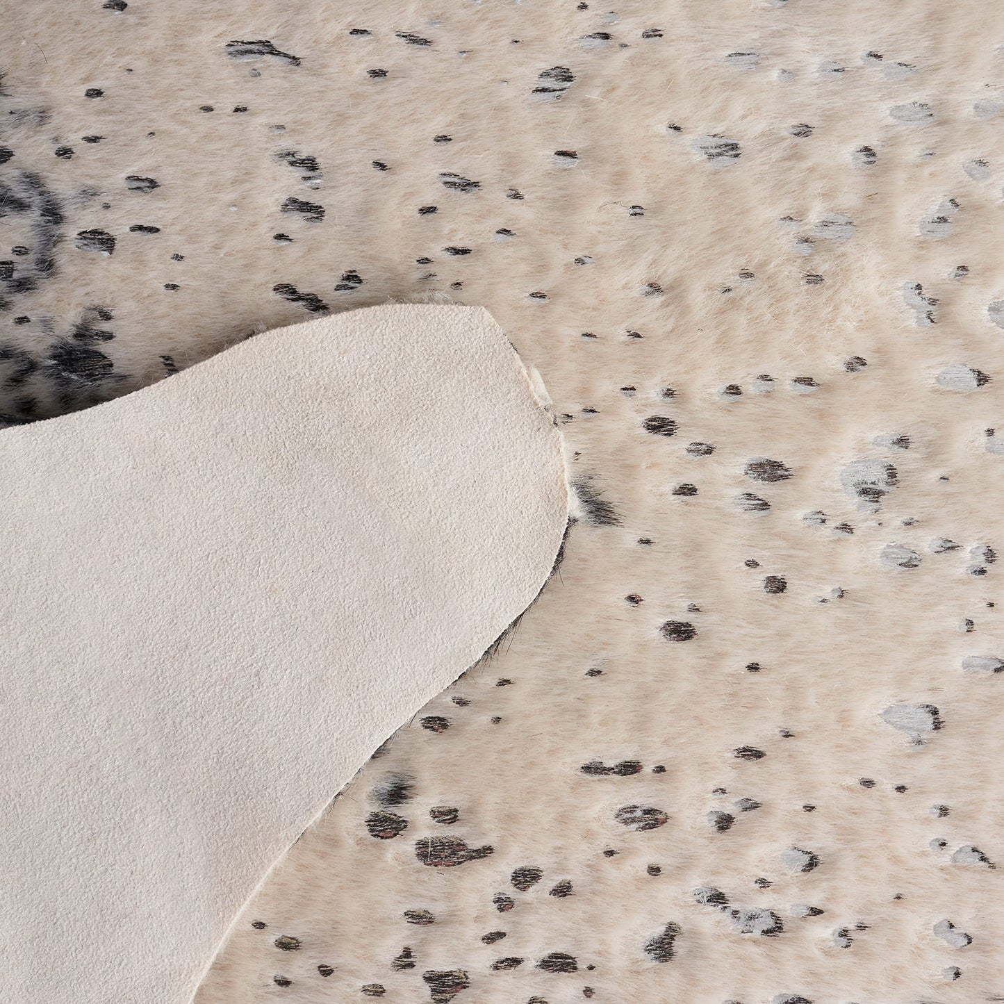 SAFAVIEH Faux Cow Hide Collection 3' x 5' Beige/Black FCH207Z Rustic Western Boho Entryway Living Room Foyer Bedroom Accent Rug