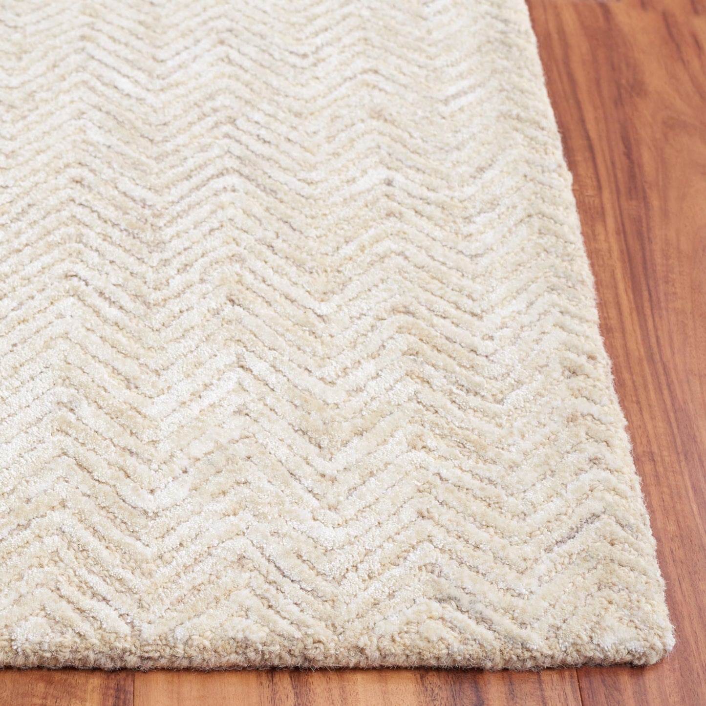 SAFAVIEH Glamour Collection Area Rug - 4' x 6', Gold & Ivory, Handmade Wool & Viscose, Ideal for Living Room, Bedroom, Dining (GLM403D-4)