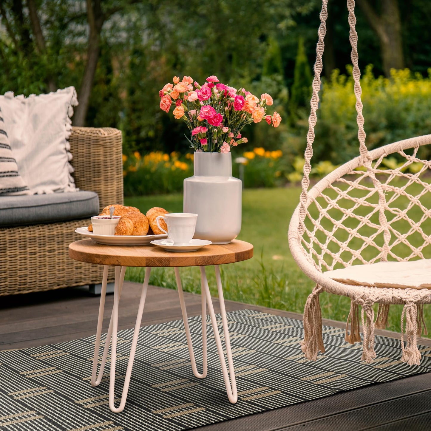 Tempaper Double Dash Natural, Reversible 100% Recycled Polyester Fiber Area Rug, Indoor/Outdoor, 8' x 10'