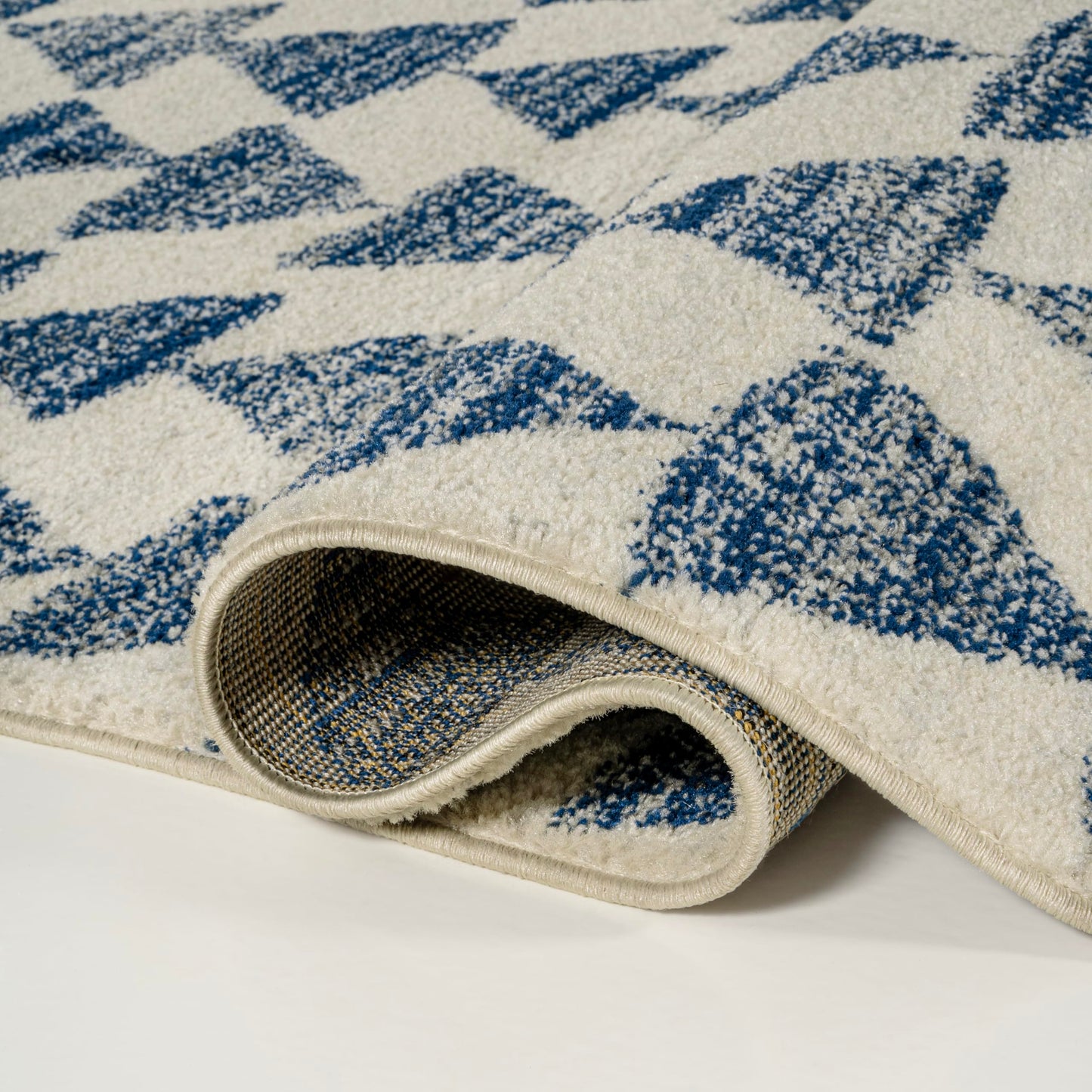 JONATHAN Y Aisha Moroccan Triangle Geometric Cream/Navy Indoor Area Rug, 8x10, Contemporary, Modern, Easy-Cleaning for Living Room, Bedroom, Kitchen, Pet Friendly, Non-Shedding (MOH206D-8)