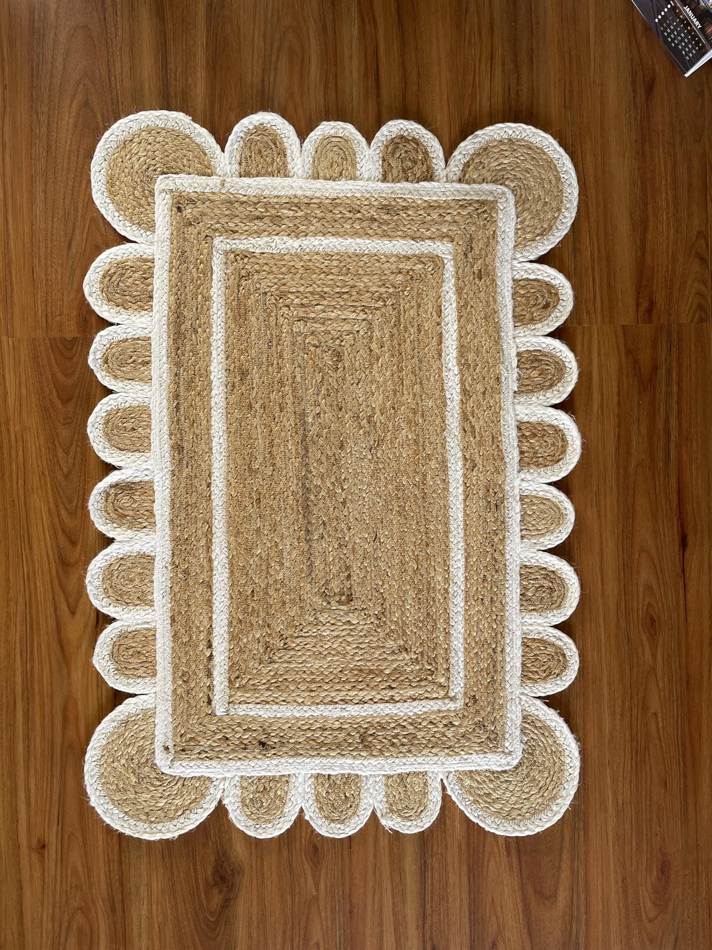 Scallop Pattern Jute Bohemian Area Rug (Off White, 2'x3')