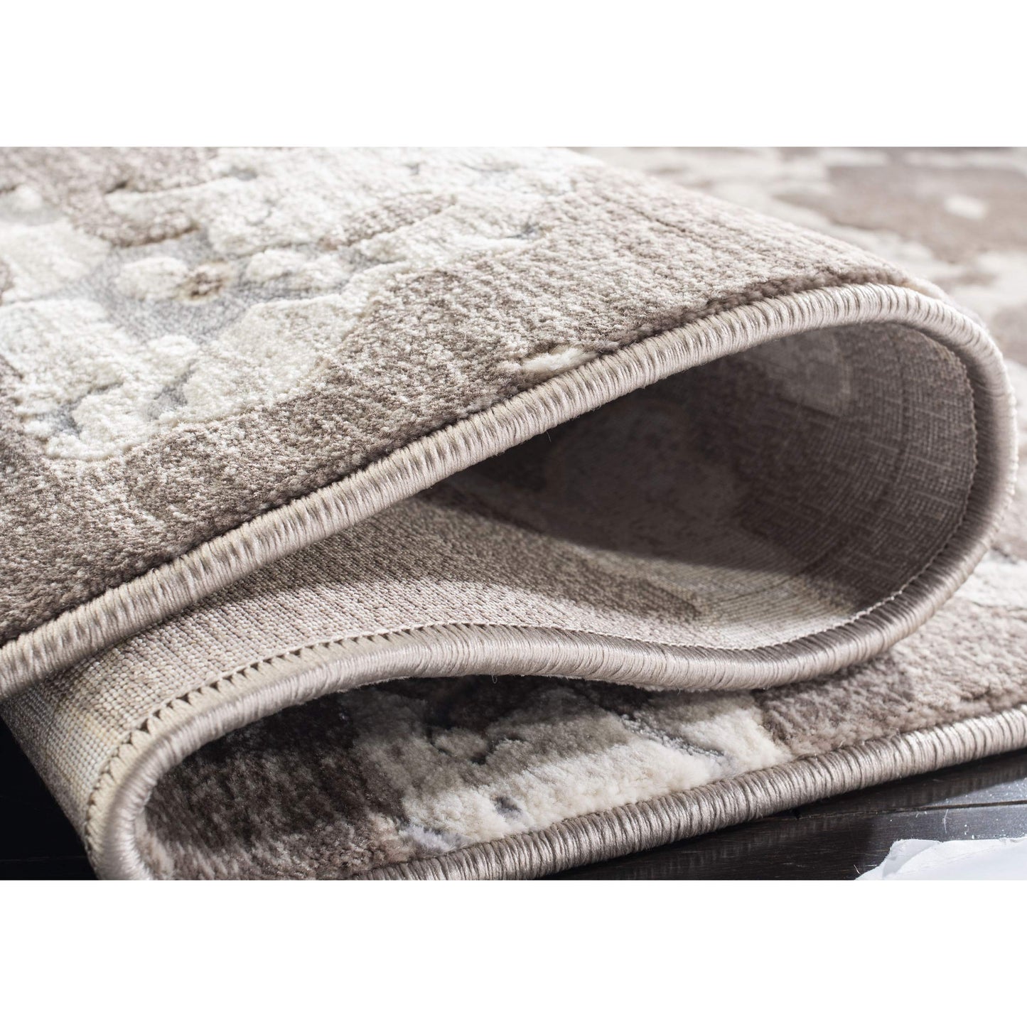 SAFAVIEH Vogue Collection Area Rug - 5'1" x 7'6", Taupe, Modern Abstract Design, Non-Shedding & Easy Care, Ideal for High Traffic Areas in Living Room, Bedroom (VGE308C)