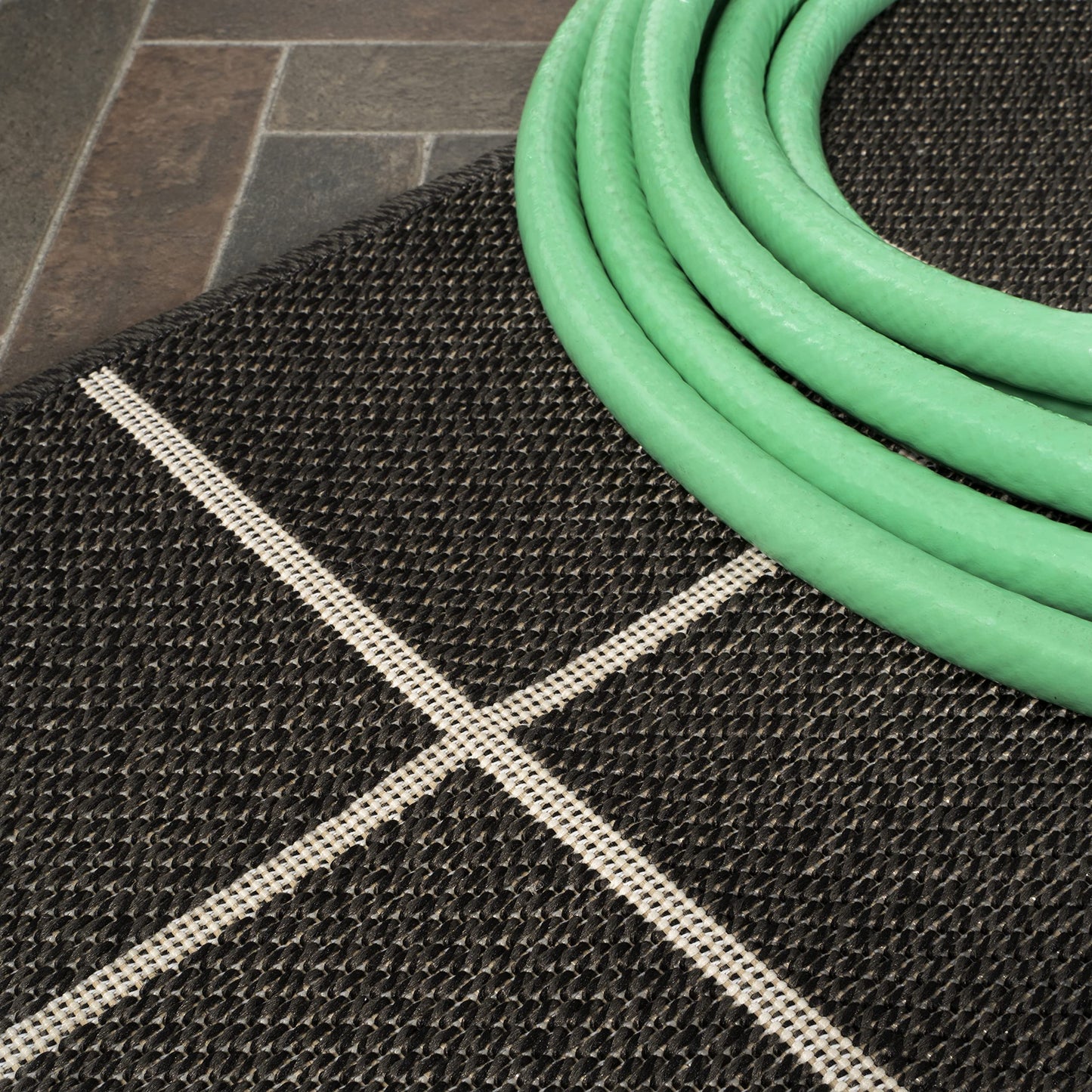 JONATHAN Y Grid Squares Indoor Outdoor Runner Rug 2X8 Black/Cream, Modern for Backyard, Patio, Porch, Easy-Cleaning, High Traffic, Pet-Friendly, Non-Shedding (SMB200B-28)