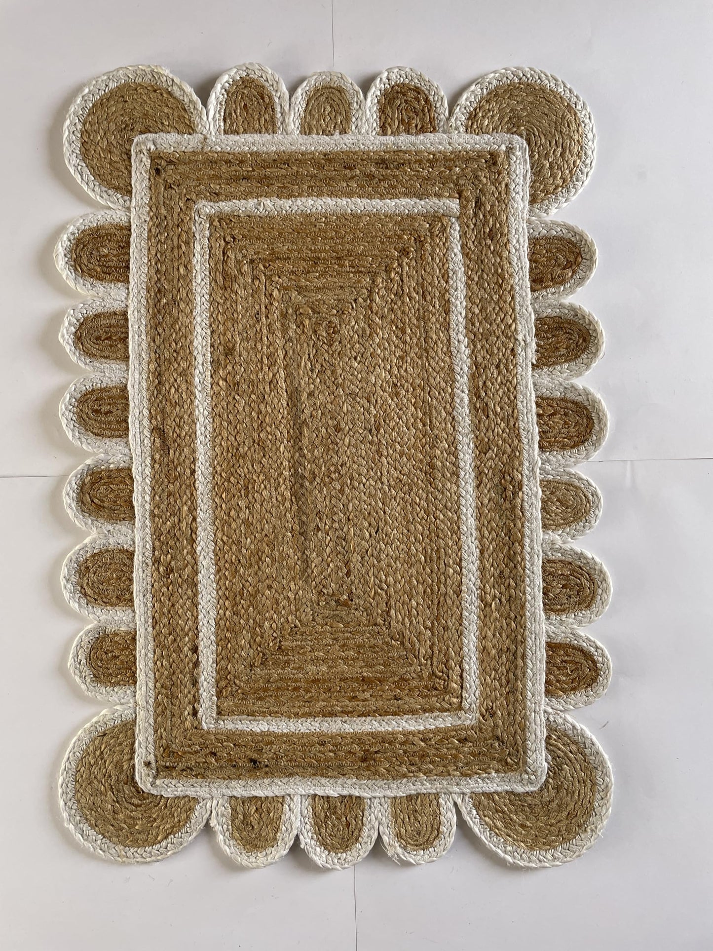 Scallop Pattern Jute Bohemian Area Rug (Off White, 2'x3')