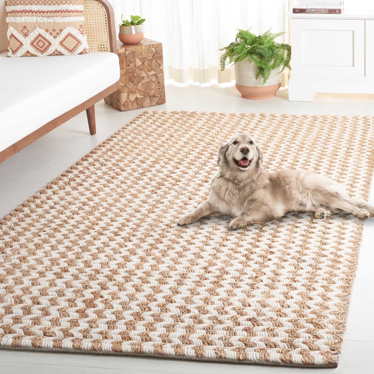 SAFAVIEH Natural Fiber Collection Area Rug - 4' x 6', Natural & Ivory, Handmade Jute & Wool, Ideal for The Living Room, Bedroom, Dining Room (NF513A-4)
