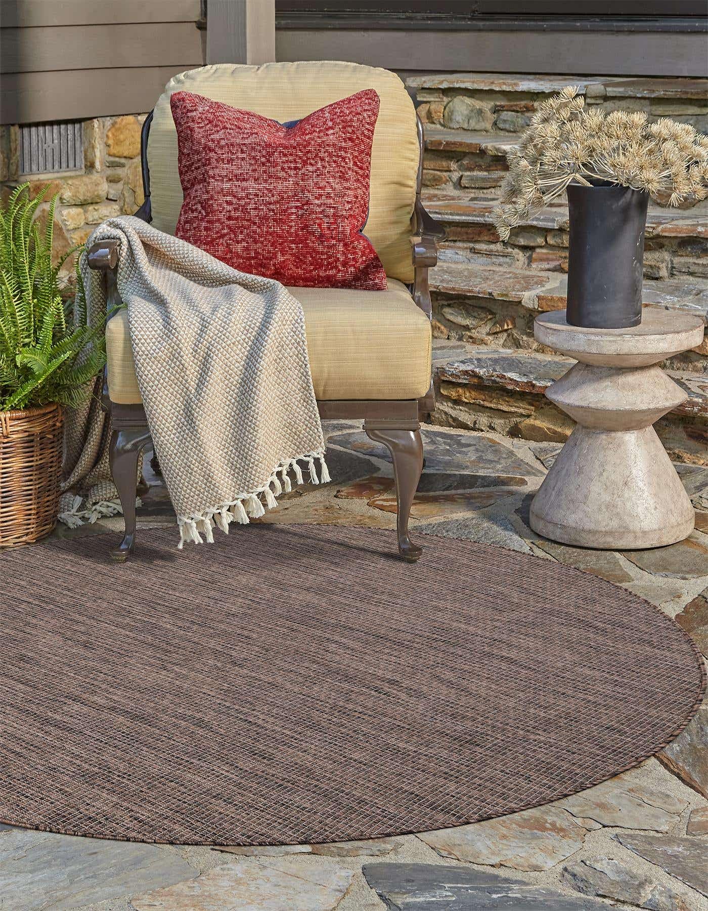 Unique Loom Outdoor Solid Collection Area Rug (6' 1" Round Light Brown/Ivory)