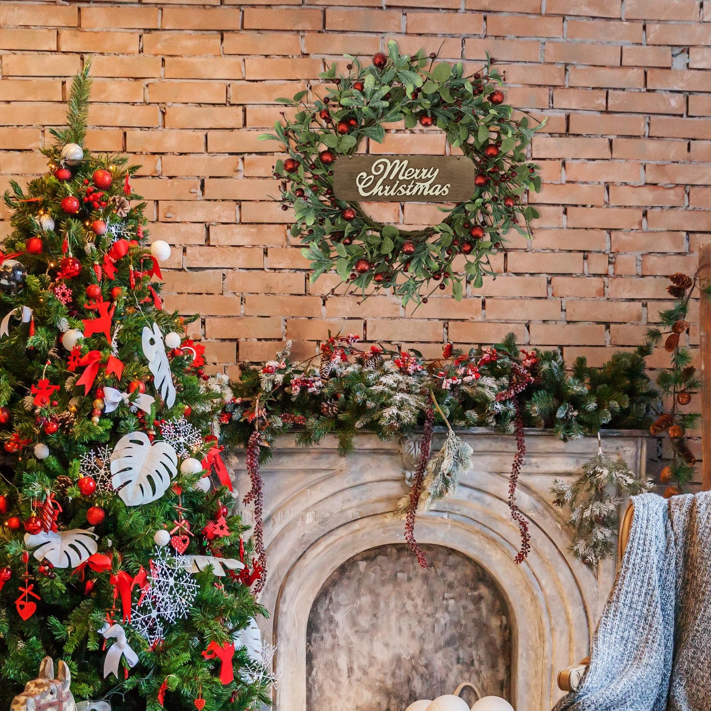 YNYLCHMX 20 Inch Christmas Wreath for Front Door, Winter Wreath with Welcome Sign Eucalyptus leaves Red Berry, Artificial Door Xmas Wreaths for Window Wall Fireplace Farmhouse Holiday Party Decoration