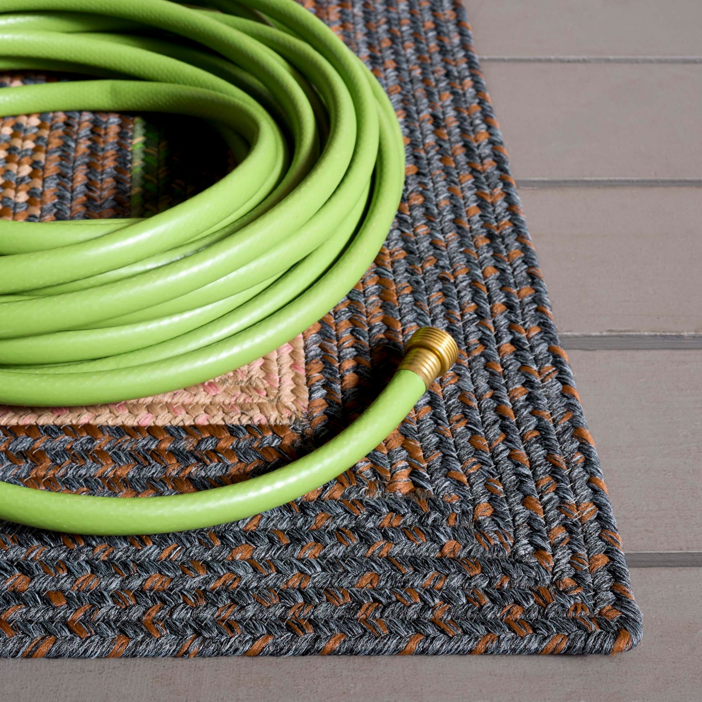 SAFAVIEH Washable Rug Outdoor Braided Collection - 3' Round, Brown & Green, Handmade & Reversible, Non-Shedding & Easy to Clean, Ideal for Patio, Backyard, Mudroom (BRD314T)