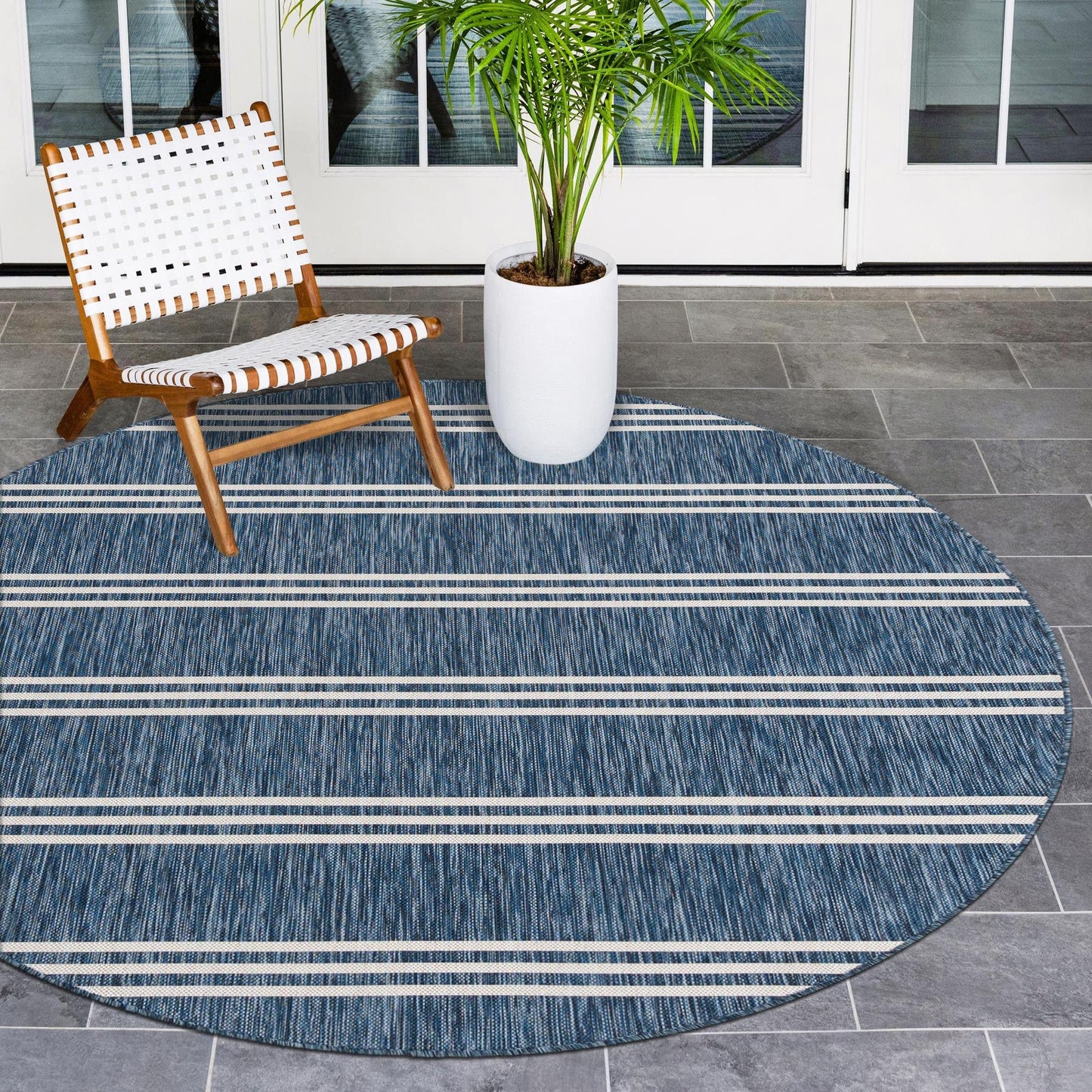 Unique Loom Jill Zarin Outdoor Collection Area Rug - Anguilla (10' 8'' Round, Blue/ Ivory)
