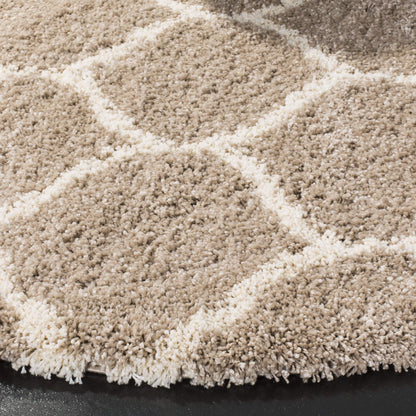 SAFAVIEH Hudson Shag Collection Area Rug - 6' x 9', Beige & Ivory, Moroccan Ogee Trellis Design, Non-Shedding & Easy Care, 2-inch Thick Ideal for High Traffic Areas in Living Room, Bedroom (SGH280S)
