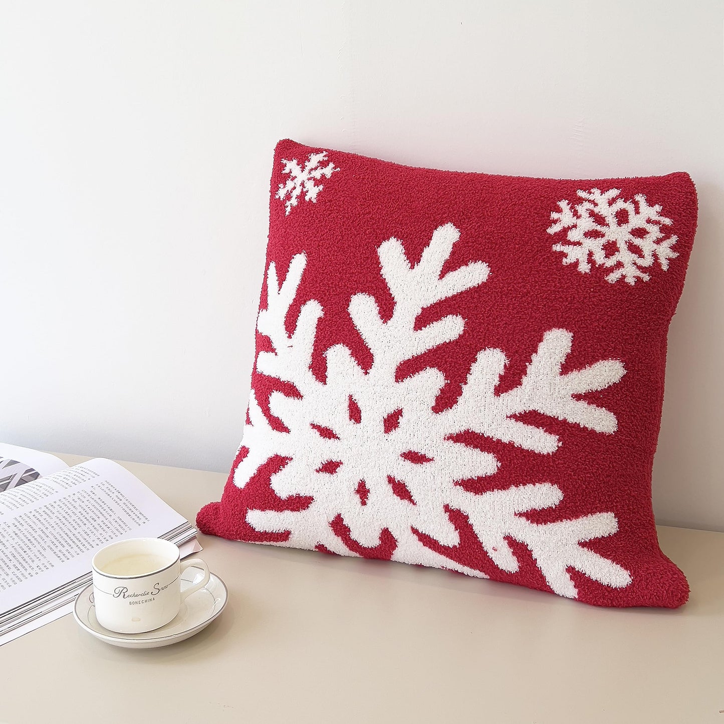 NIDITW Set of 2 Ultra Soft Red Snowflake Throw Pillow Cover Microfiber Christmas Cushion Case Cozy Fluffy Pillowcase Square Decor for Home Sofa Couch 18x18 Inches (1-Red)