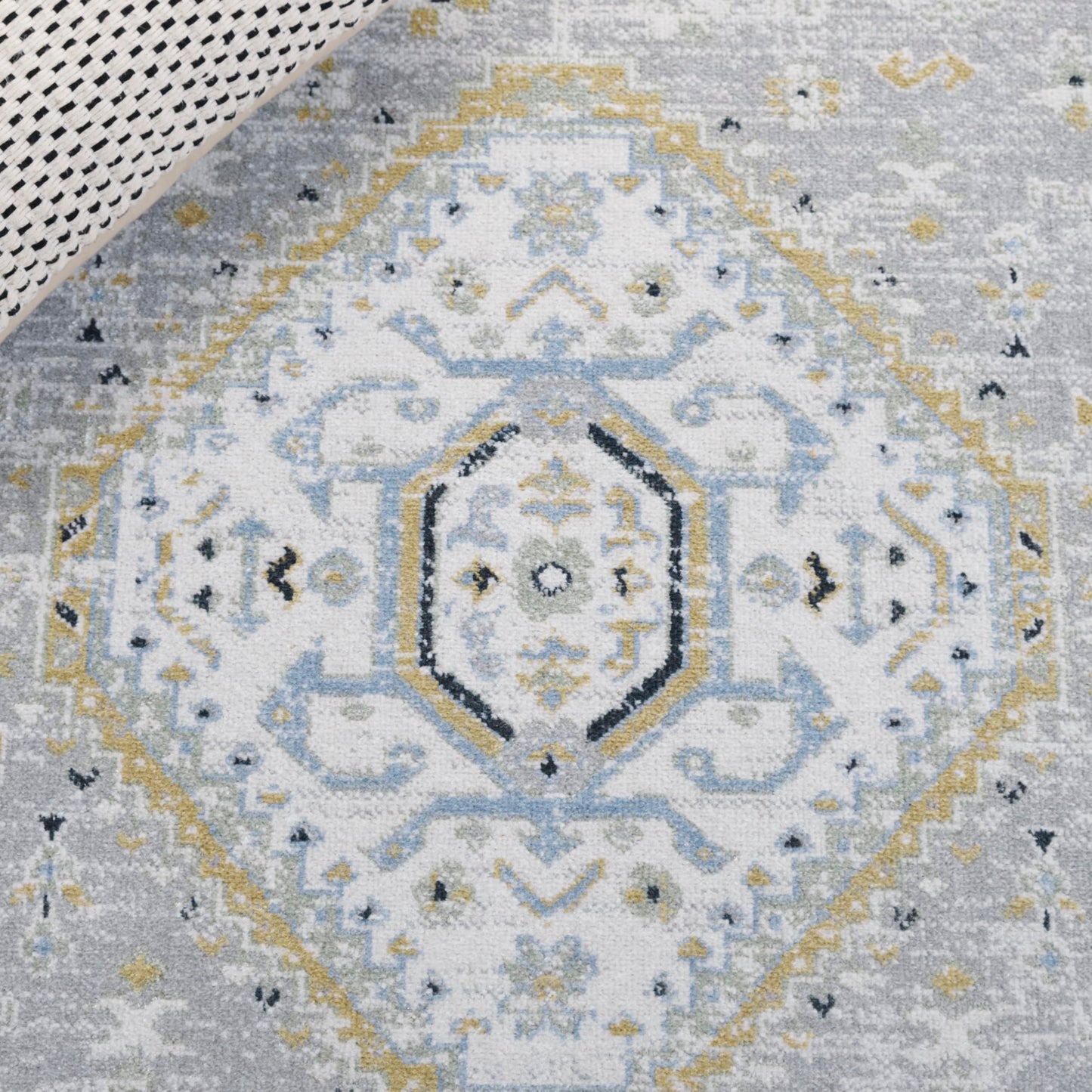 SAFAVIEH Bayside Collection Area Rug - 6'7" Square, Green & Grey, Machine Washable, Ideal for Living Room, Bedroom, Home Office, Dining Space (BAY118Y-7SQ)
