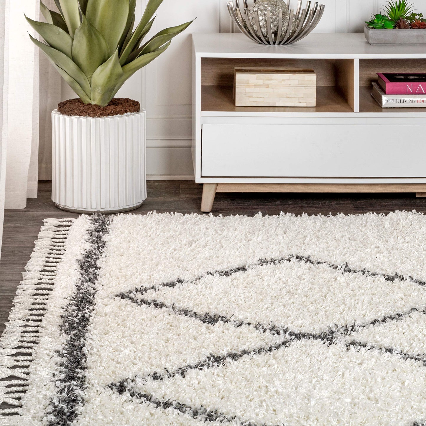JONATHAN Y Mercer Shag Plush Tassel Cream/Gray Indoor Area Rug, 5x8, Moroccan Geometric Trellis, Bohemian, Easy-Cleaning for Living Room, Bedroom, Kitchen, Pet Friendly, Non-Shedding (MCR103B-5)