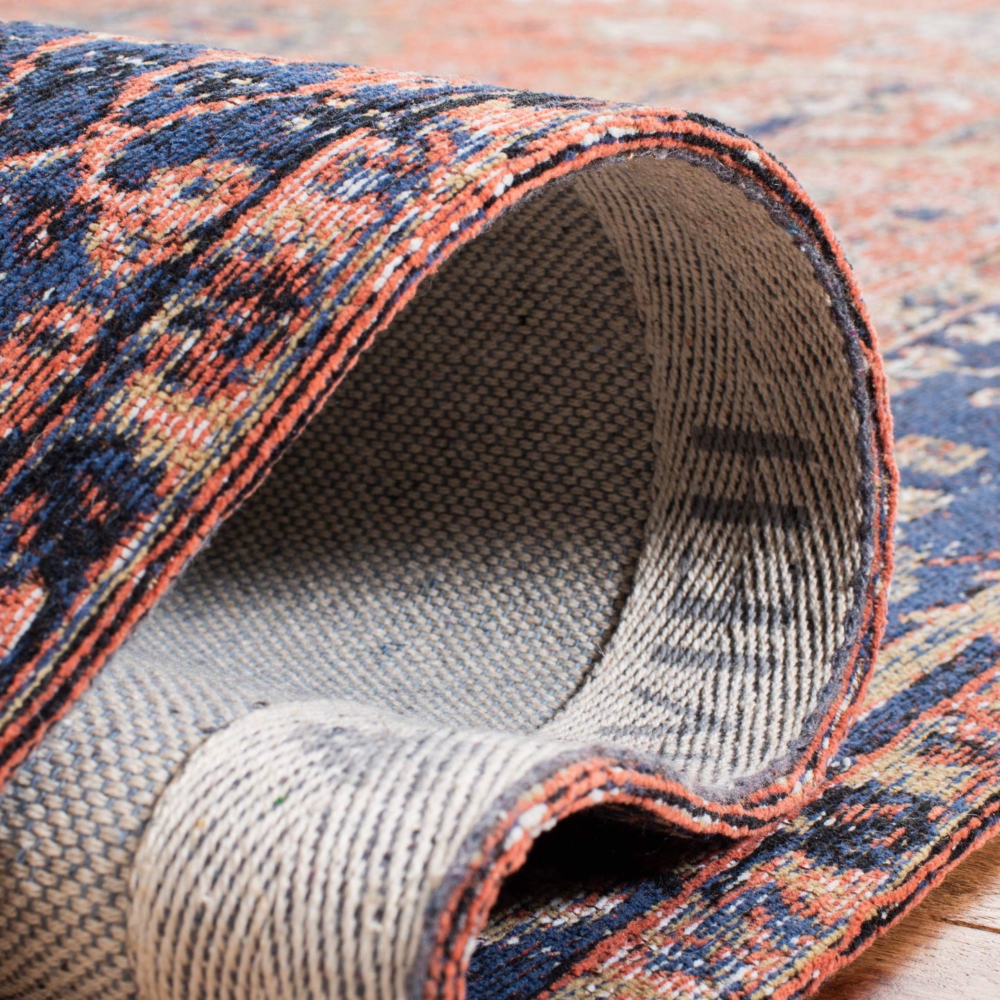 SAFAVIEH Classic Vintage Collection Accent Rug - 4' x 6', Rust & Navy, Oriental Distressed Cotton Design, Easy Care, Ideal for High Traffic Areas in Entryway, Living Room, Bedroom (CLV305P)