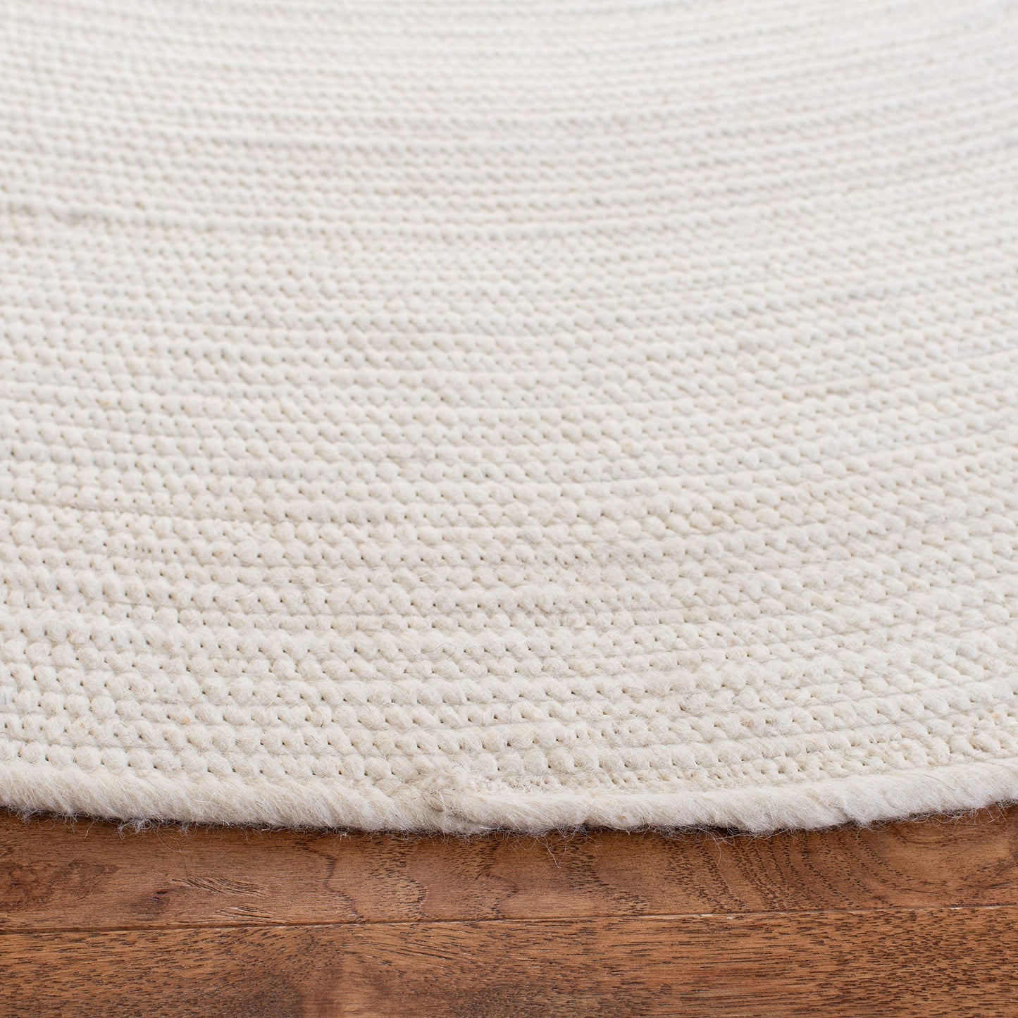 SAFAVIEH Braided Collection 6' x 9' Oval Ivory BRD901A Handmade Country Cottage Reversible Wool Entryway Foyer Living Room Bedroom Kitchen Area Rug