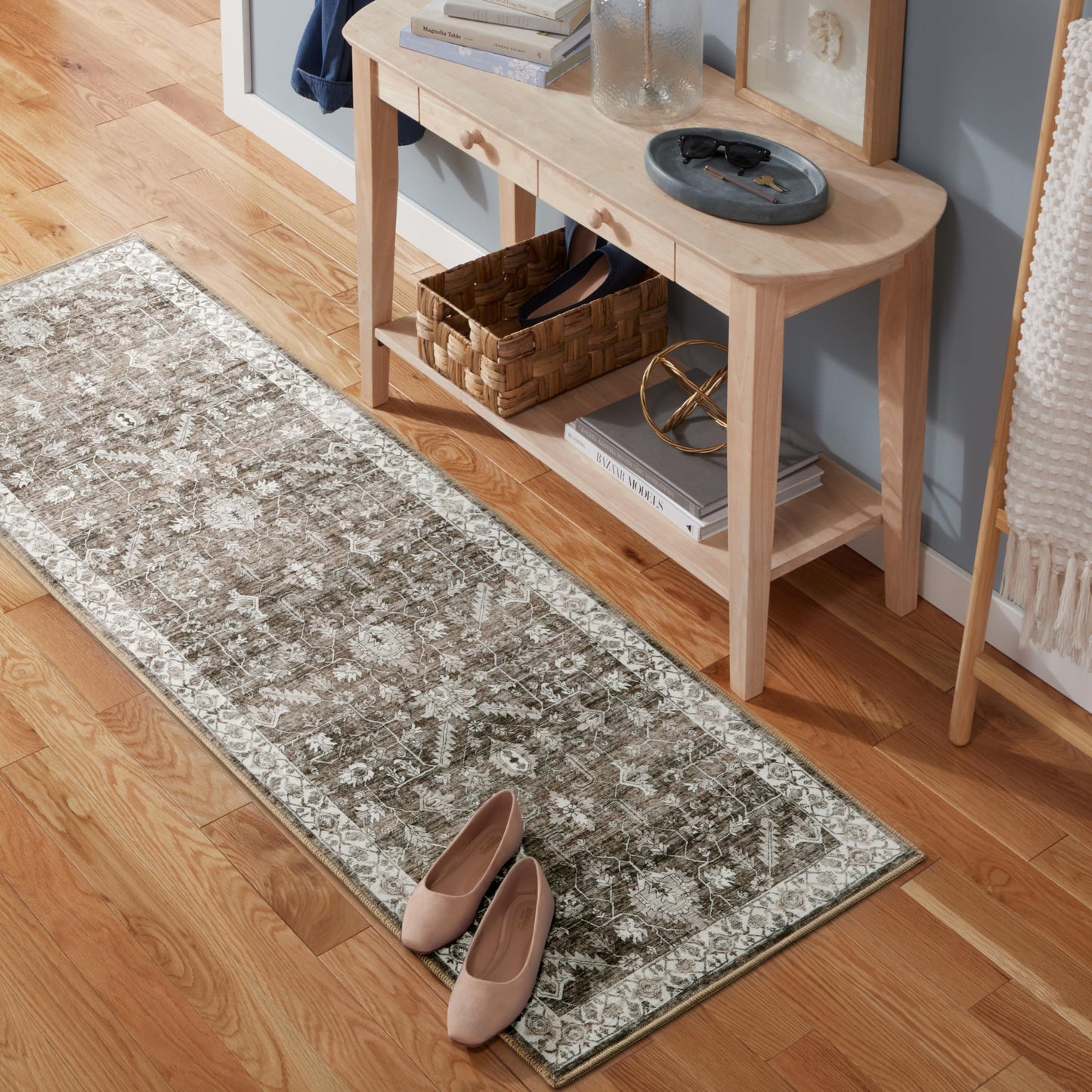 EVERWASH Haven Distressed Border Machine Washable Area Rug with Airflo Technology for Easy Clean, Ultra-Soft Non-Slip Rug with Built-in Pad, Pet, Family & Allergy Friendly Rug, Brown, 2'6"x7'