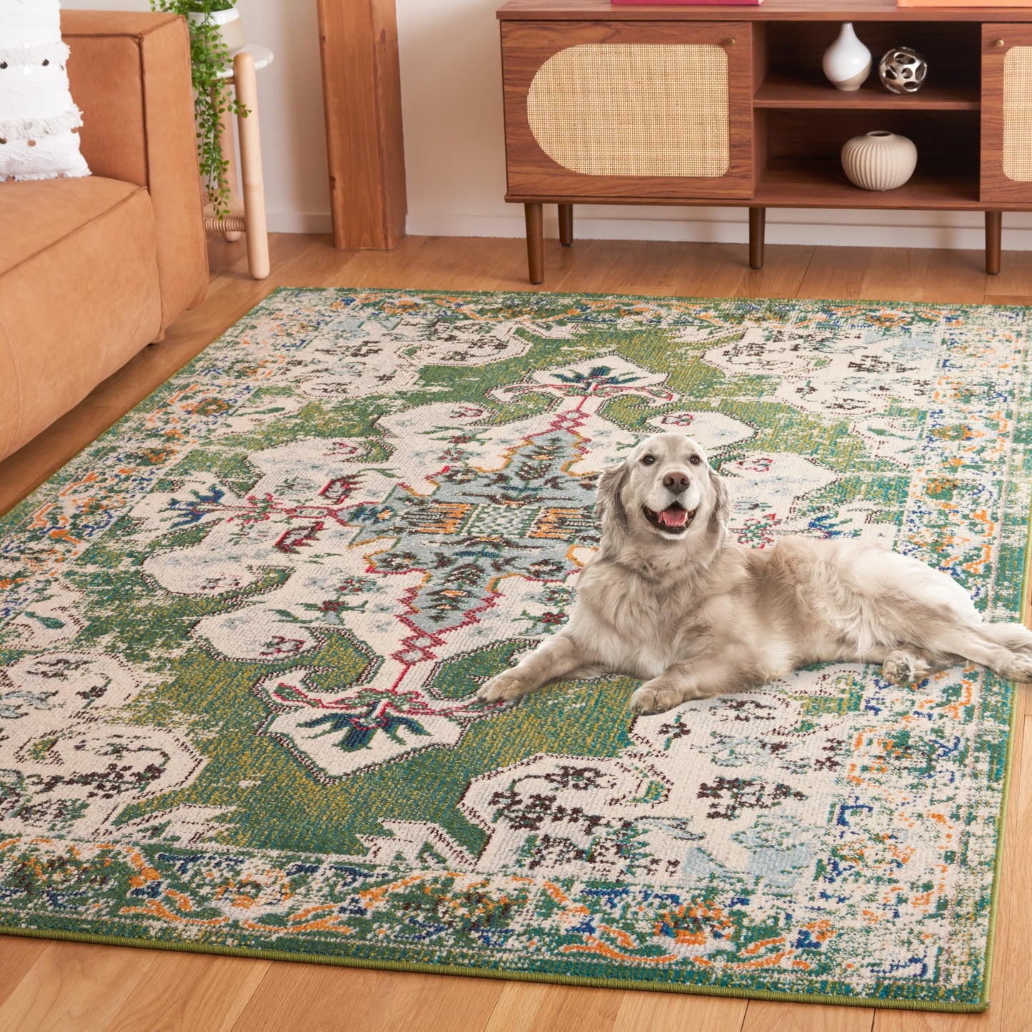 SAFAVIEH Madison Collection Area Rug - 6' x 9', Green & Aqua, Boho Medallion Distressed Design, Non-Shedding & Easy Care, Ideal for High Traffic Areas in Living Room, Bedroom, Dining (MAD452Y-6)