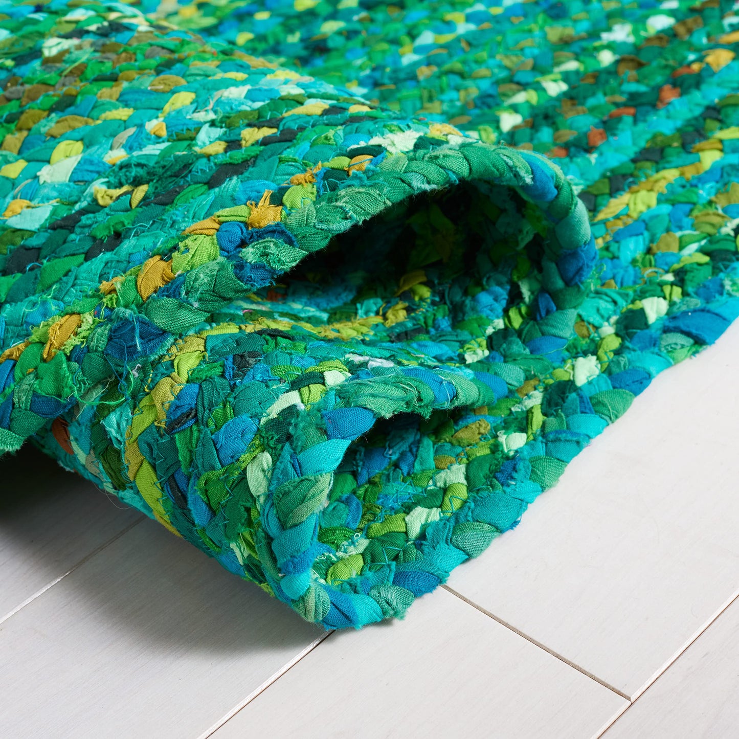 SAFAVIEH Braided Collection Area Rug - 6' Round, Green, Handmade Country Cottage Reversible Cotton, Ideal for High Traffic Areas in Living Room, Bedroom (BRD452Y)
